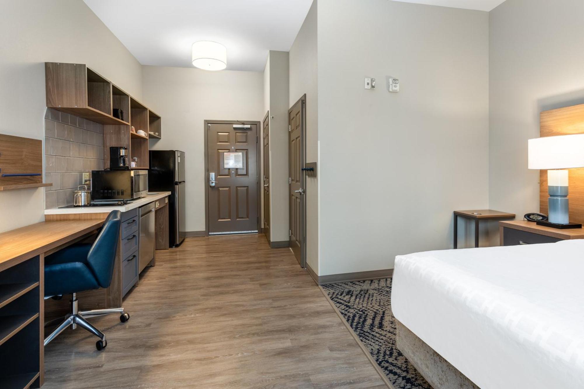 Queen Studio Suite Two Queen Beds Mobility Access Tub or Non-Smoking