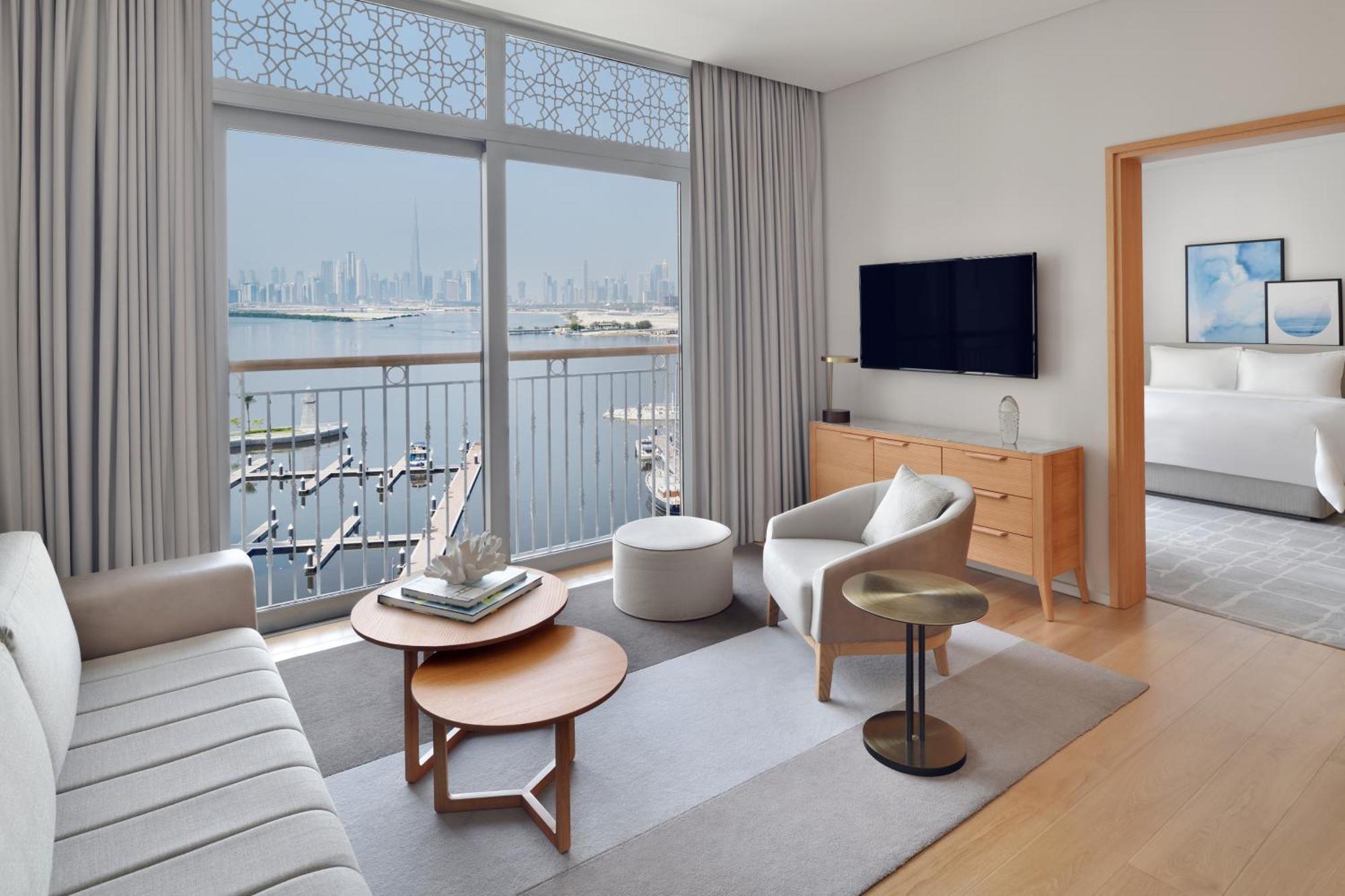 Marina View Premier Suite Corner Private Balcony