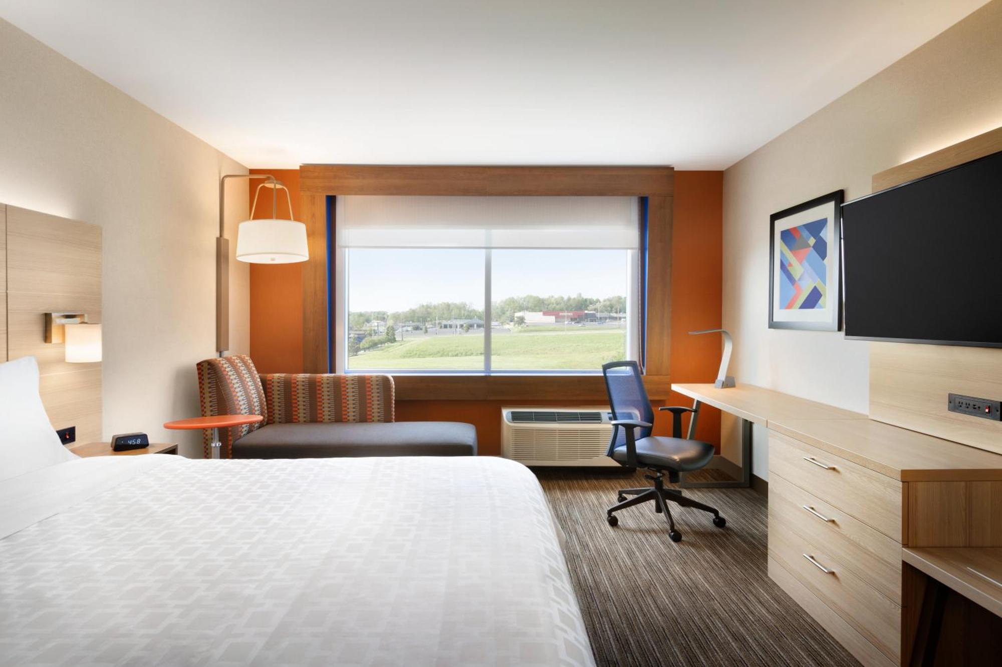 Standard King Room with Mobility Accessible Roll-In Shower