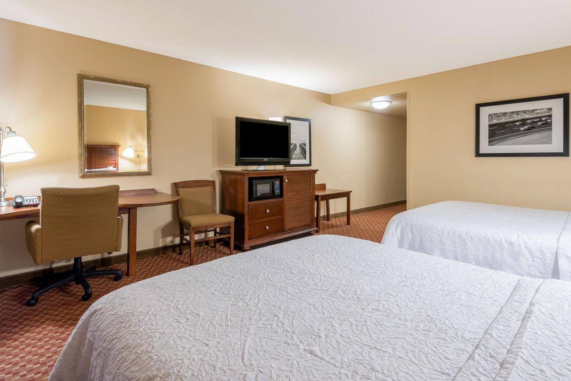 Queen Room Two Queen Beds Mobility Hearing Access or Non-Smoking