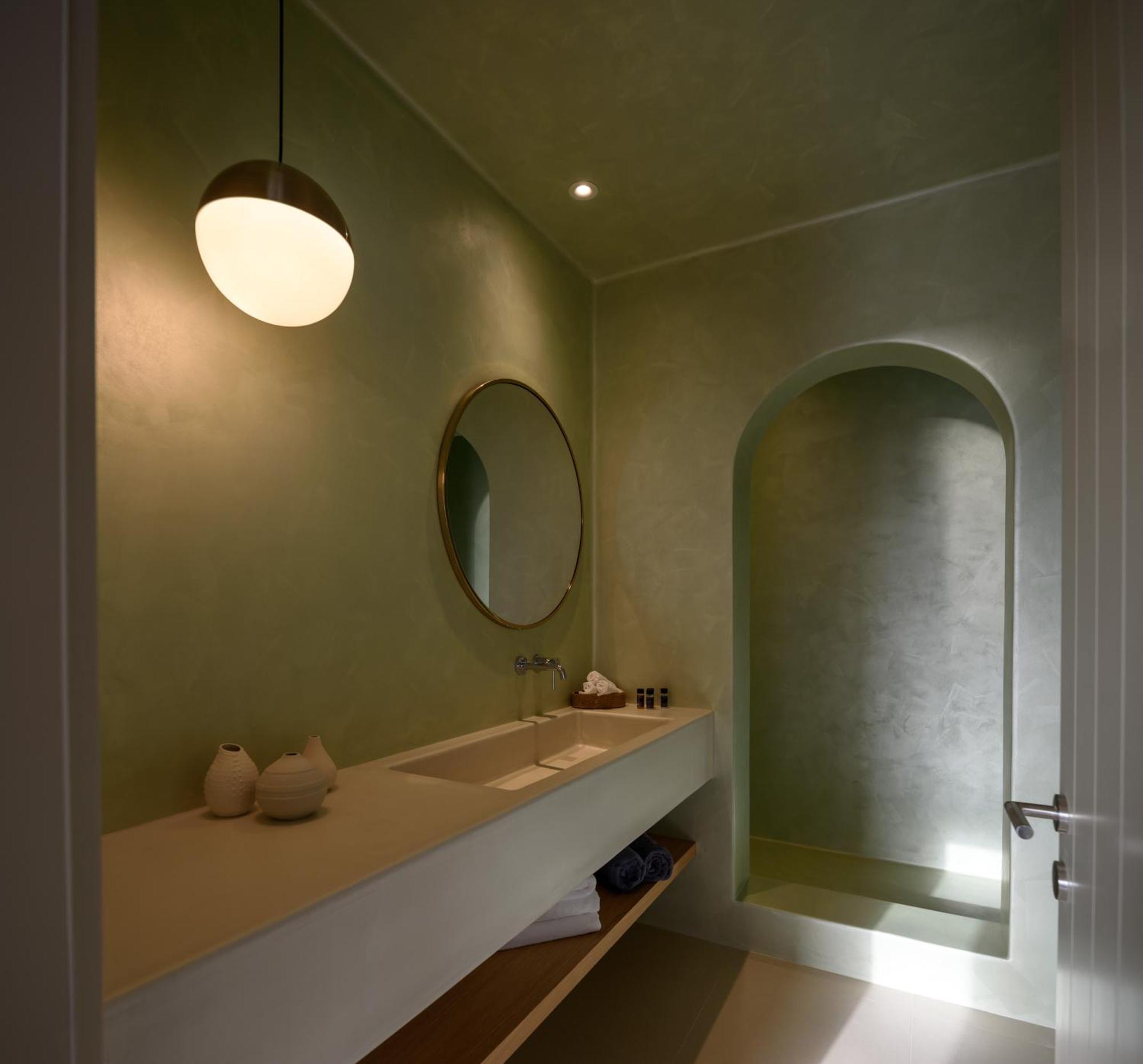 Senior Two-Bedroom Suite Private Cave Pool Sea View