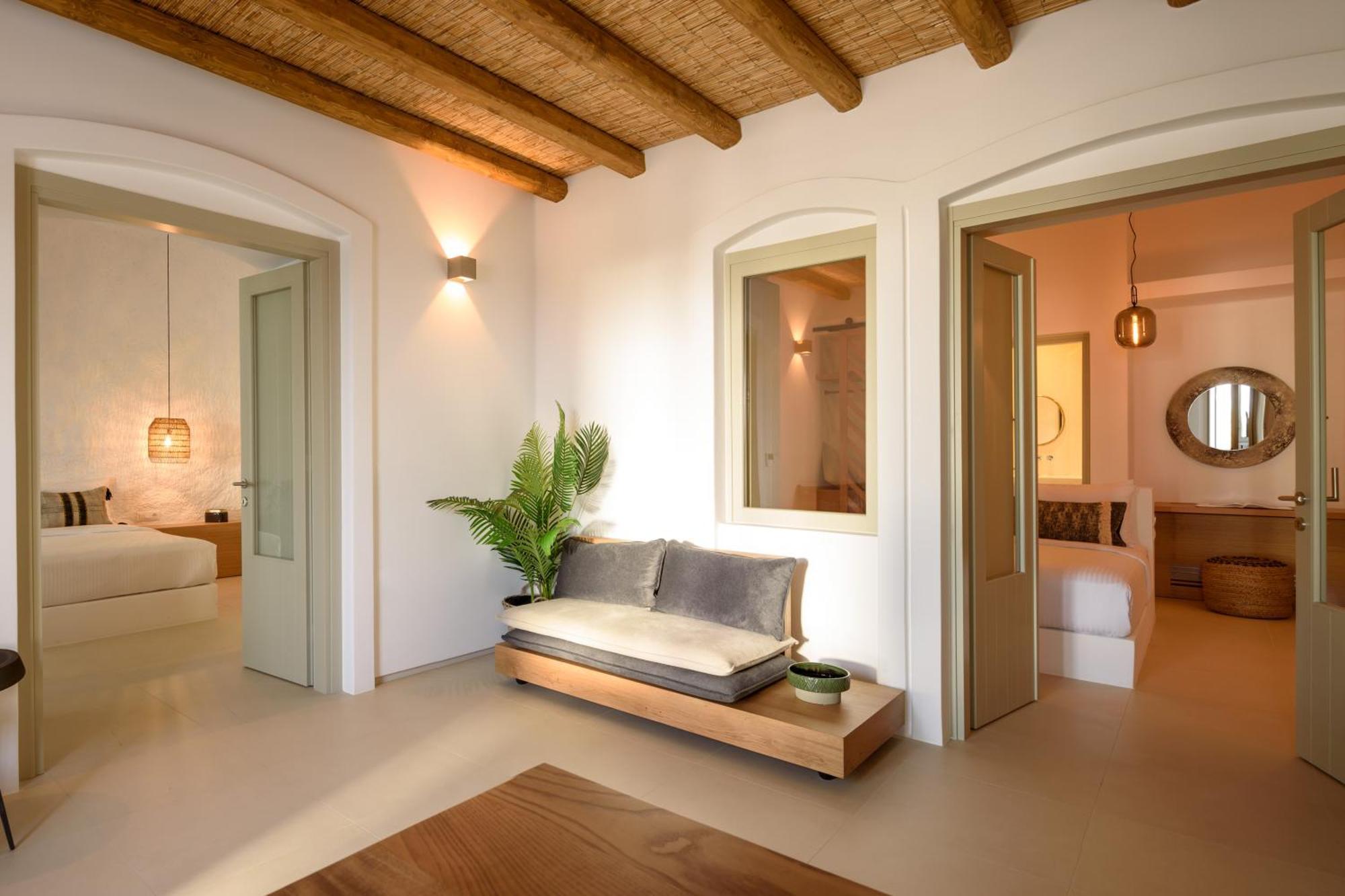 Senior Two-Bedroom Suite Private Cave Pool Sea View