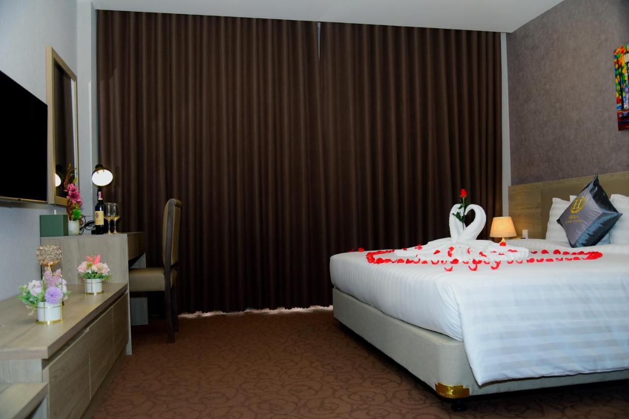 Deluxe King Room