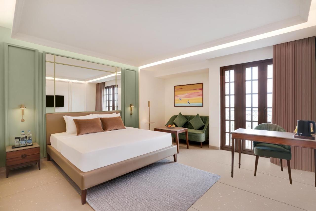 Executive Room (Complimentary Welcome Drink on arrival and 15% Off on Laundry service)