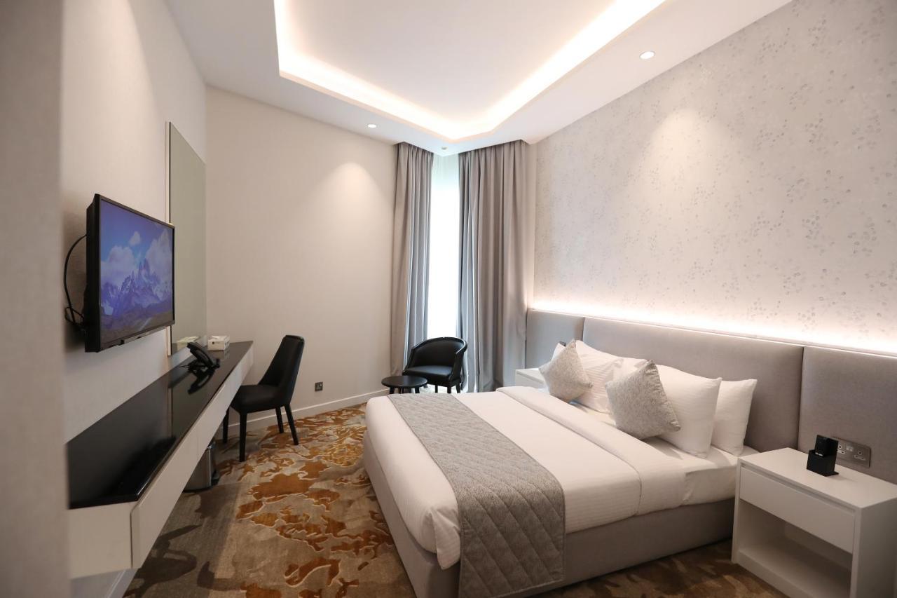 Standard Queen Room