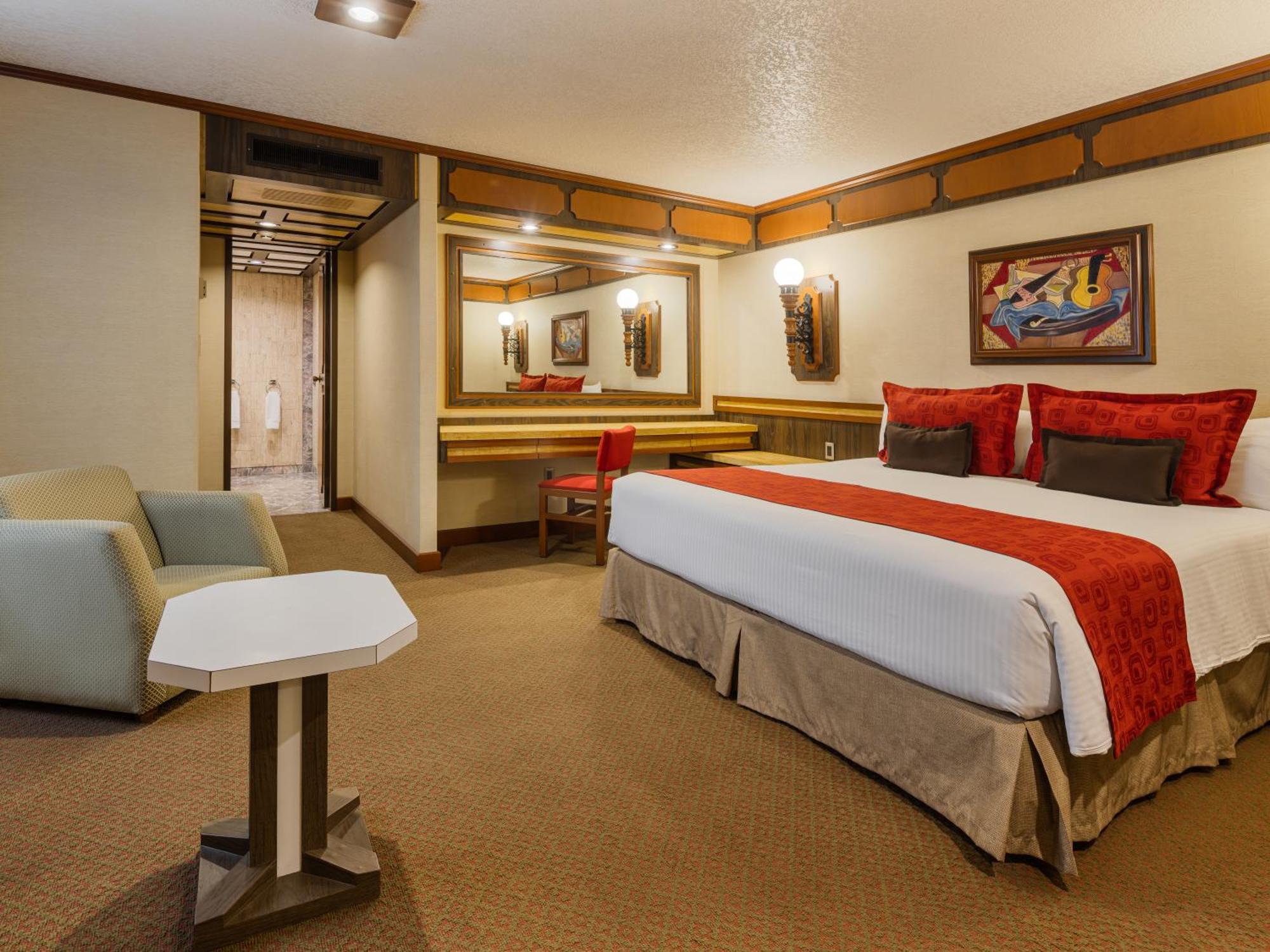 Suite Two Double Beds Non-Smoking