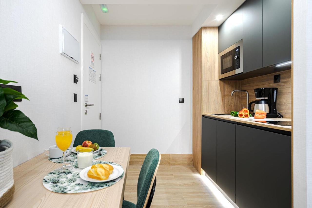 Studio with Terrace,1487756683:JPEG