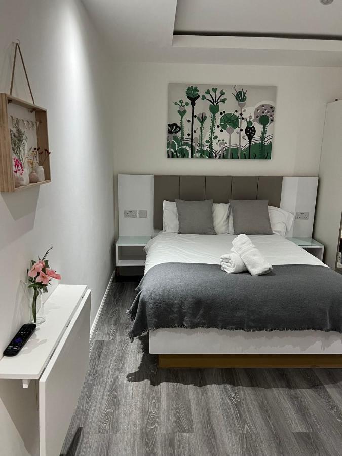 Double Room Private Bathroom