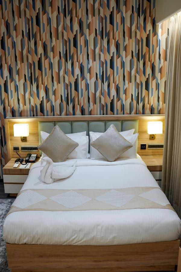 Deluxe Room,1496515135:JPEG