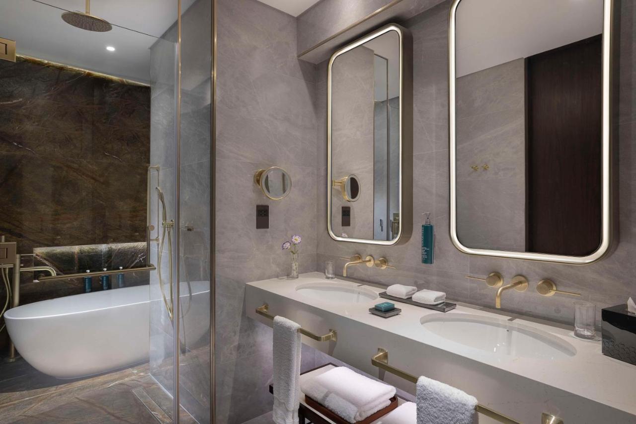 Superior One-Bedroom King Suite