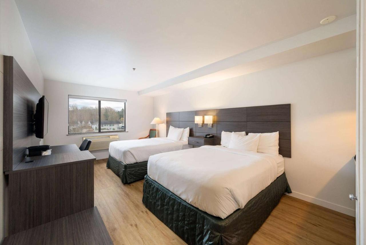 Queen Room Two Queen Beds Disability Access or Non-Smoking