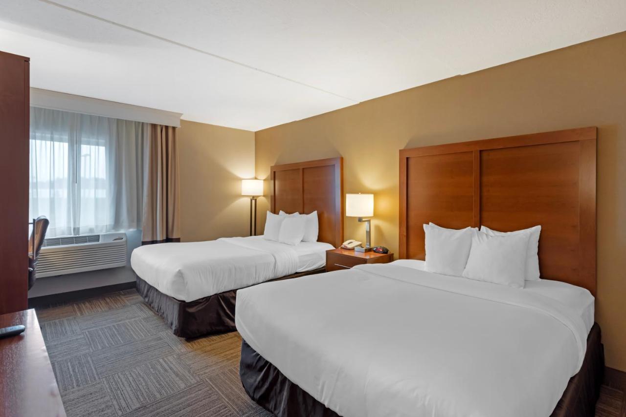 Queen Room Two Queen Beds Disability Access or Non-Smoking