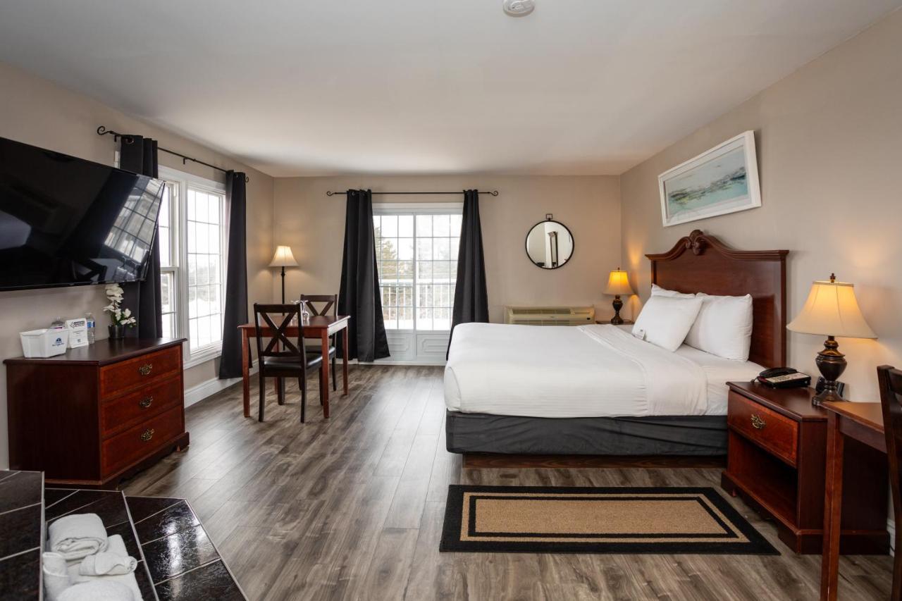 King Room with Spa Bath