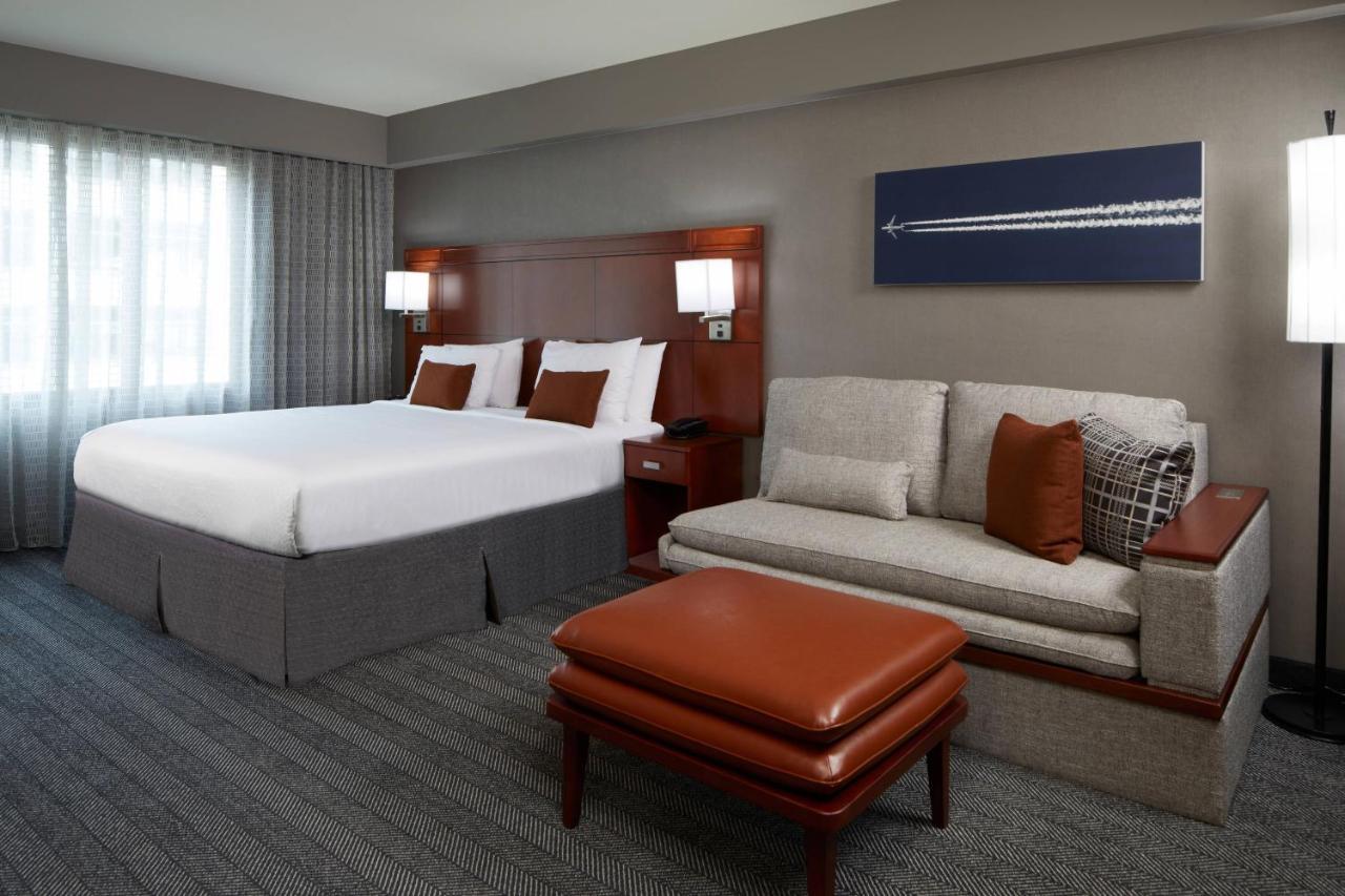 Larger King Room with Sofa Bed,1498629910:JPEG
