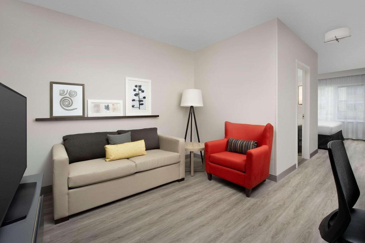 King Suite with Sofa Bed - Non Smoking