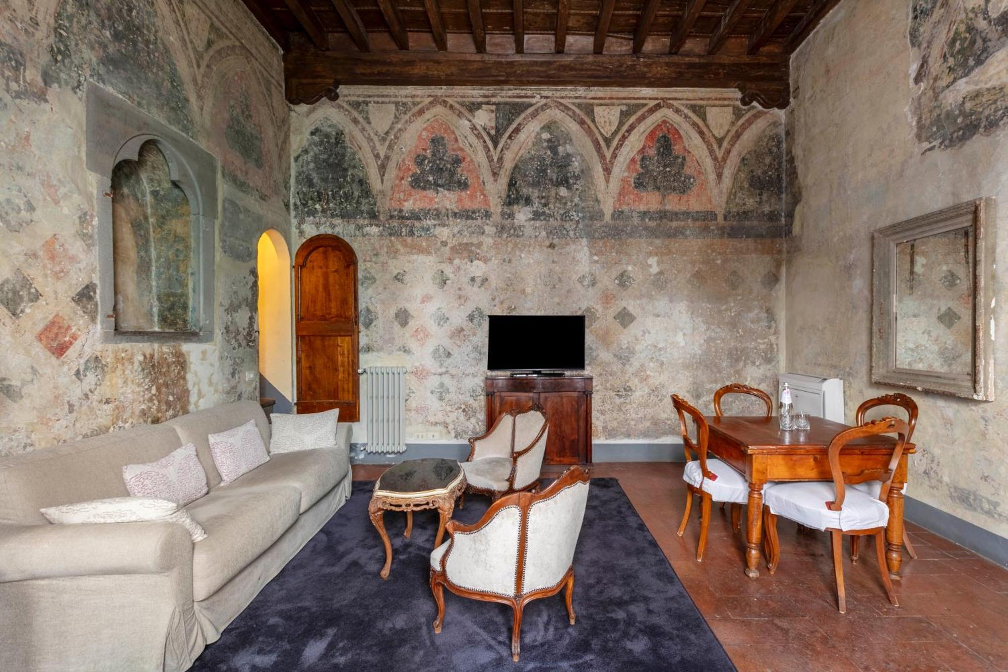Large 2 Bedroom Apartment with Sofa Bed - Duplex
