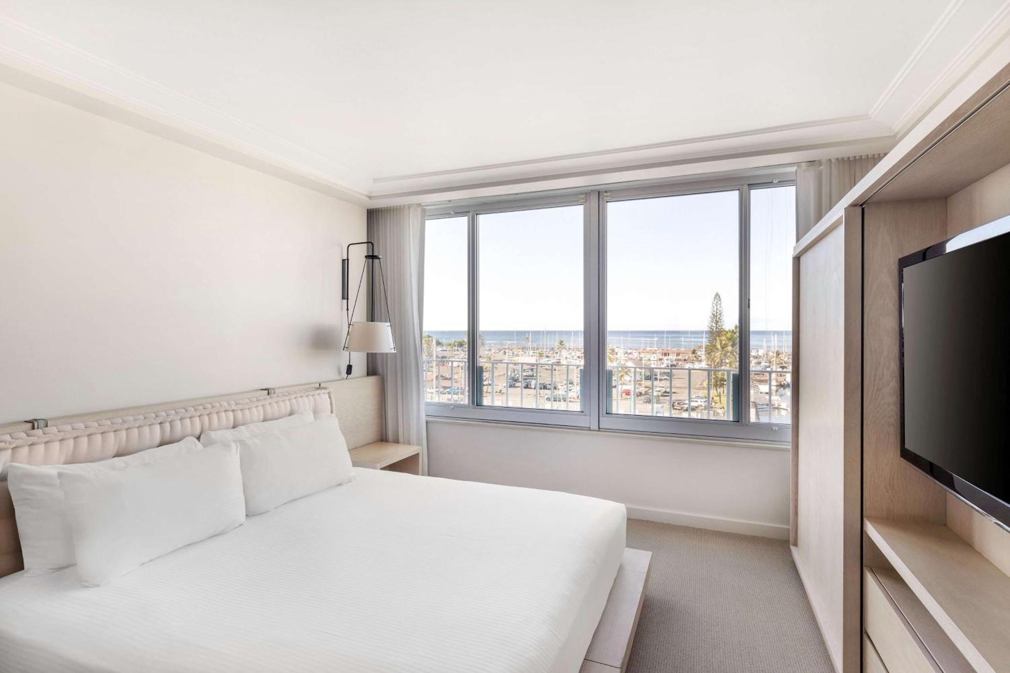 One-Bedroom King Suite Oceanfront