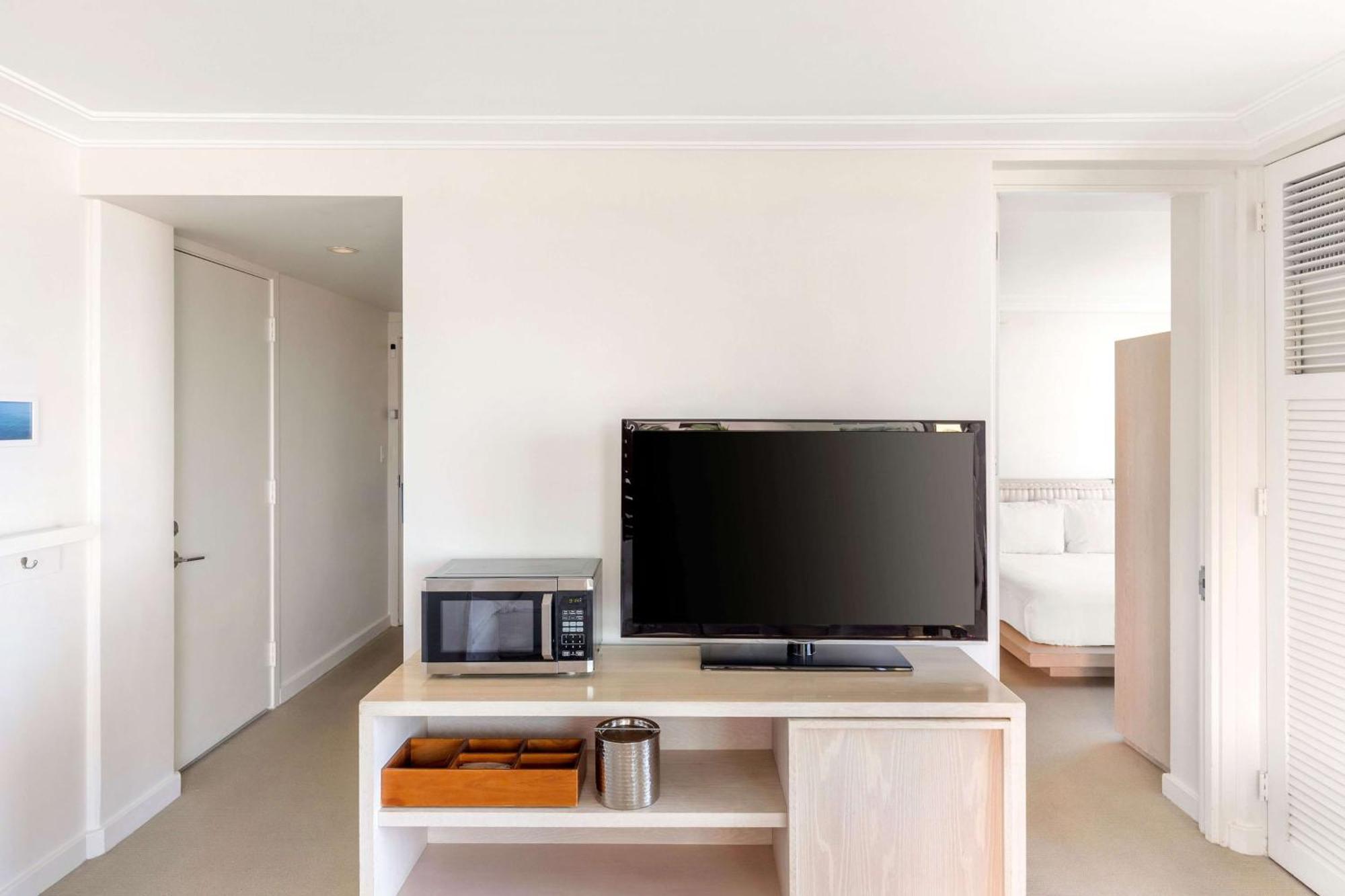 One-Bedroom Premier King Suite Balcony Oceanfront