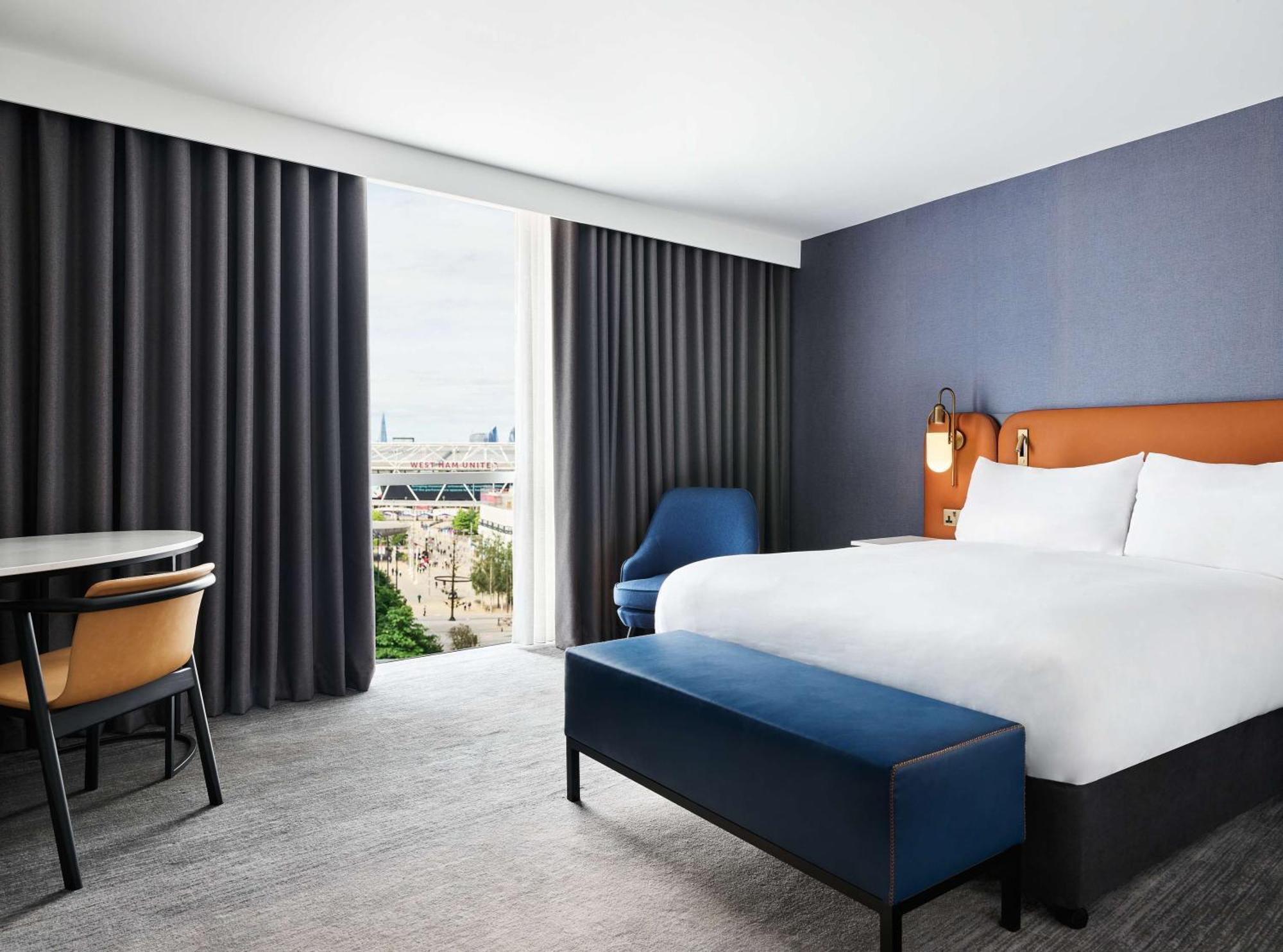 Deluxe King Room Olympic Park View