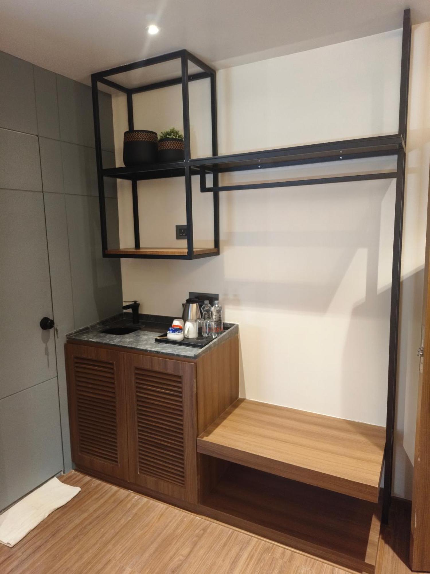 Studio Suite Hi-Tea