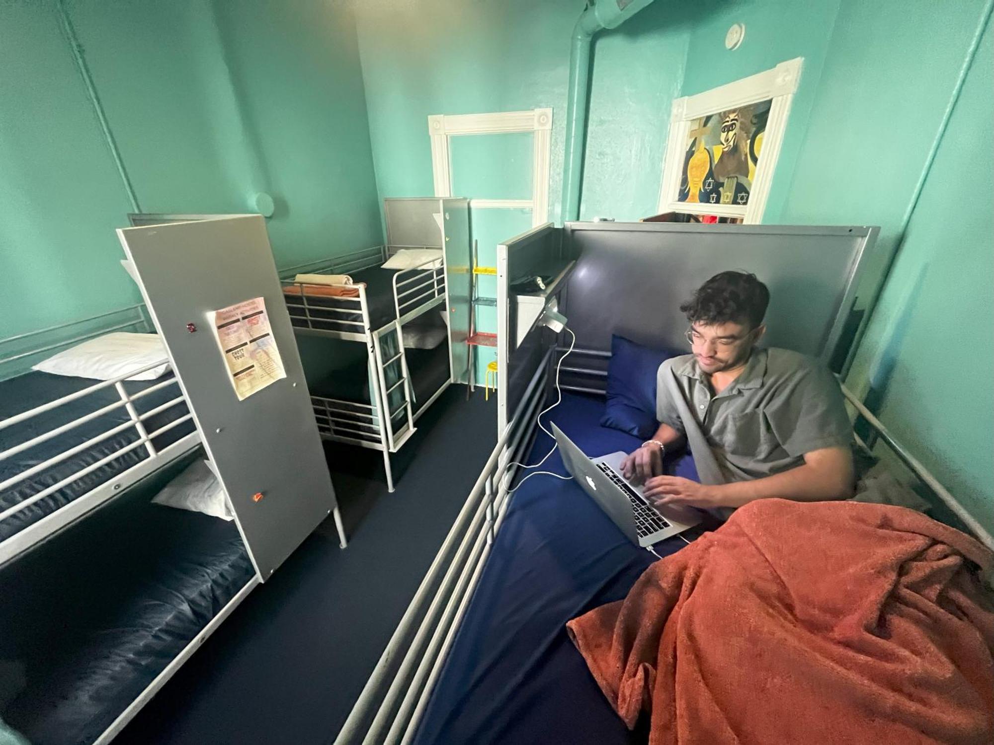 Bed 6-bed All-Gender Dormitory Room,994324021:JPEG