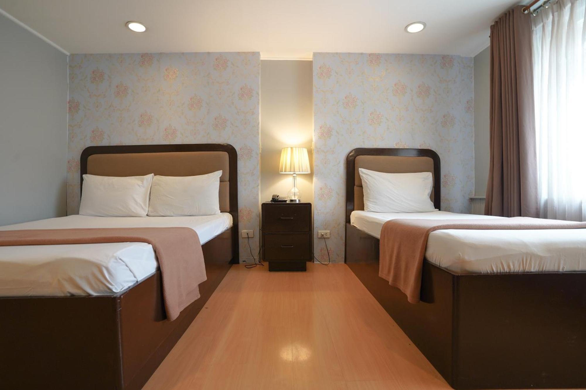 Deluxe Family Room