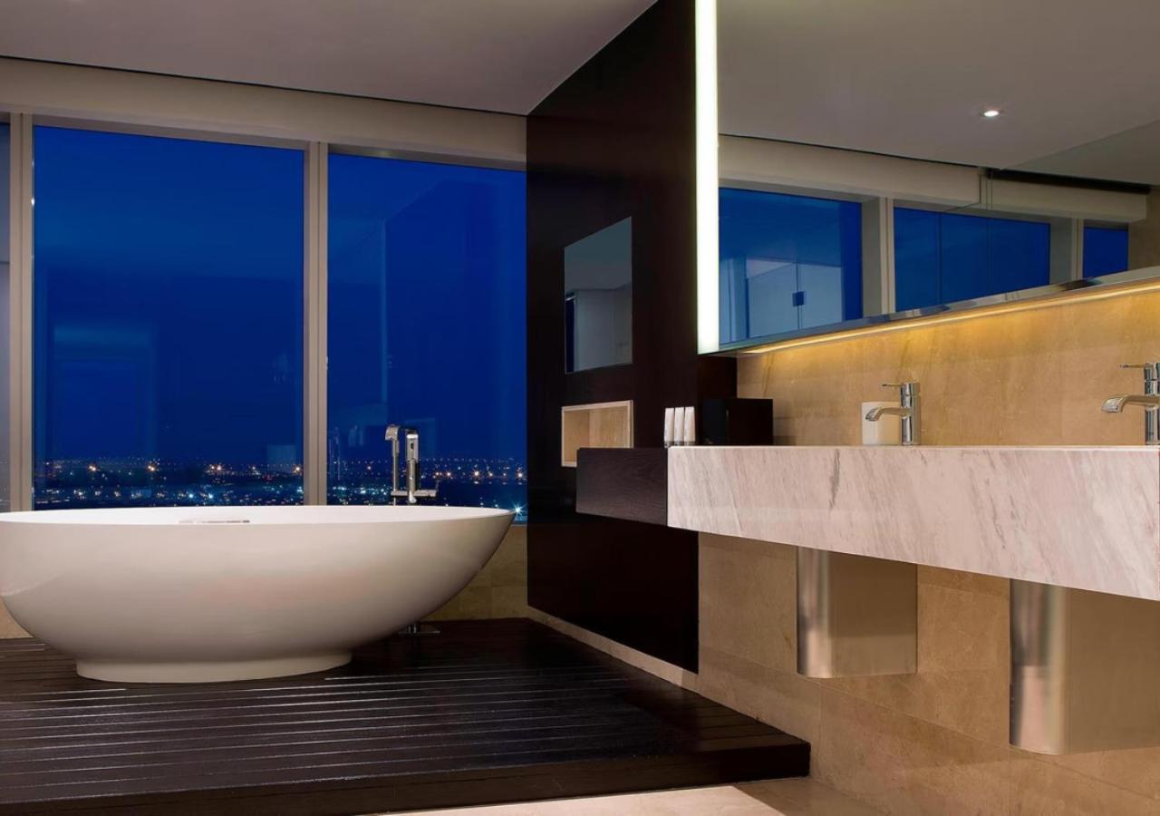 Presidential Suite Concierge lounge access 1 King