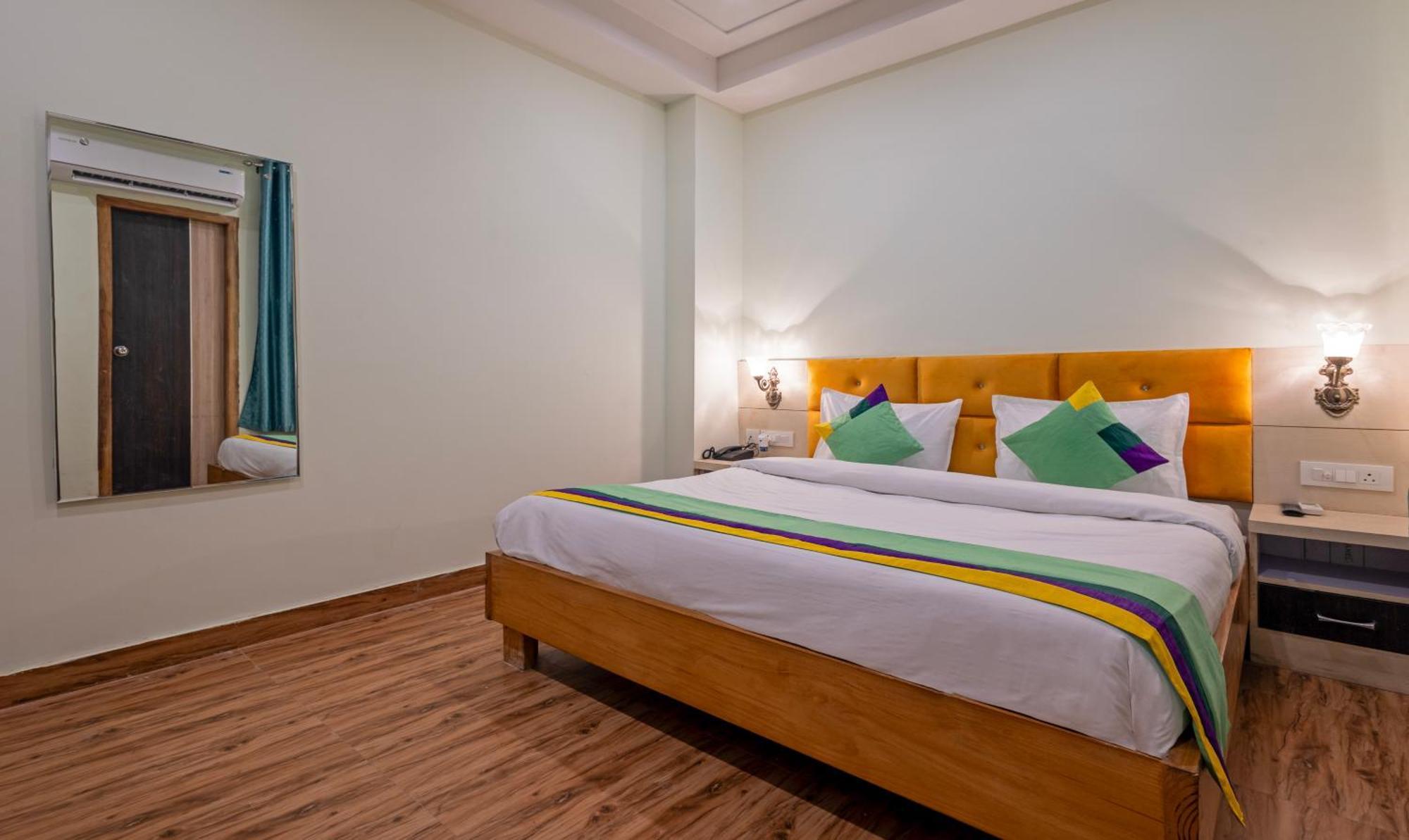 Standard Room,1505432467:JPEG