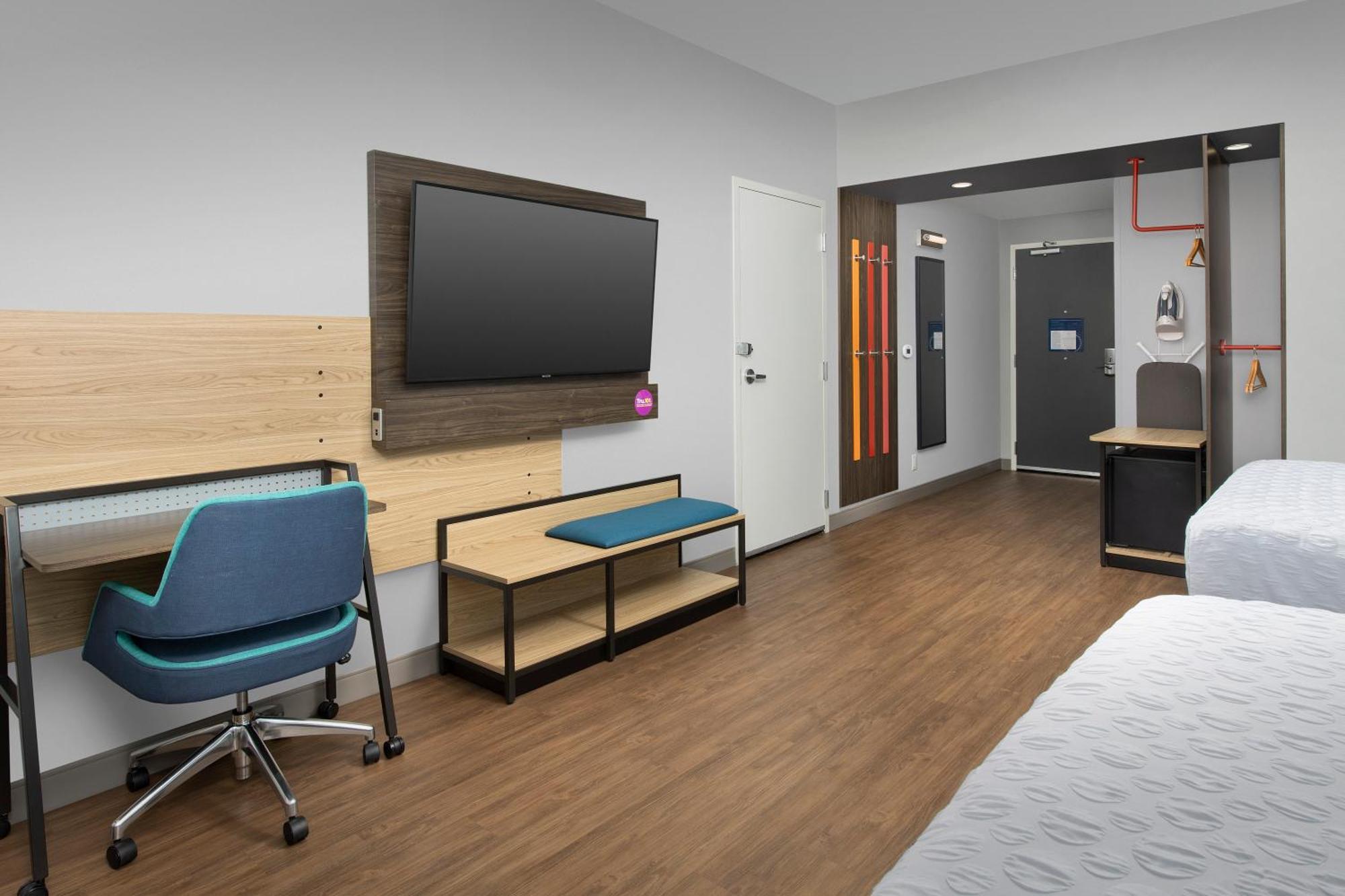 Queen Room with Two Queen Beds - Mobility Access