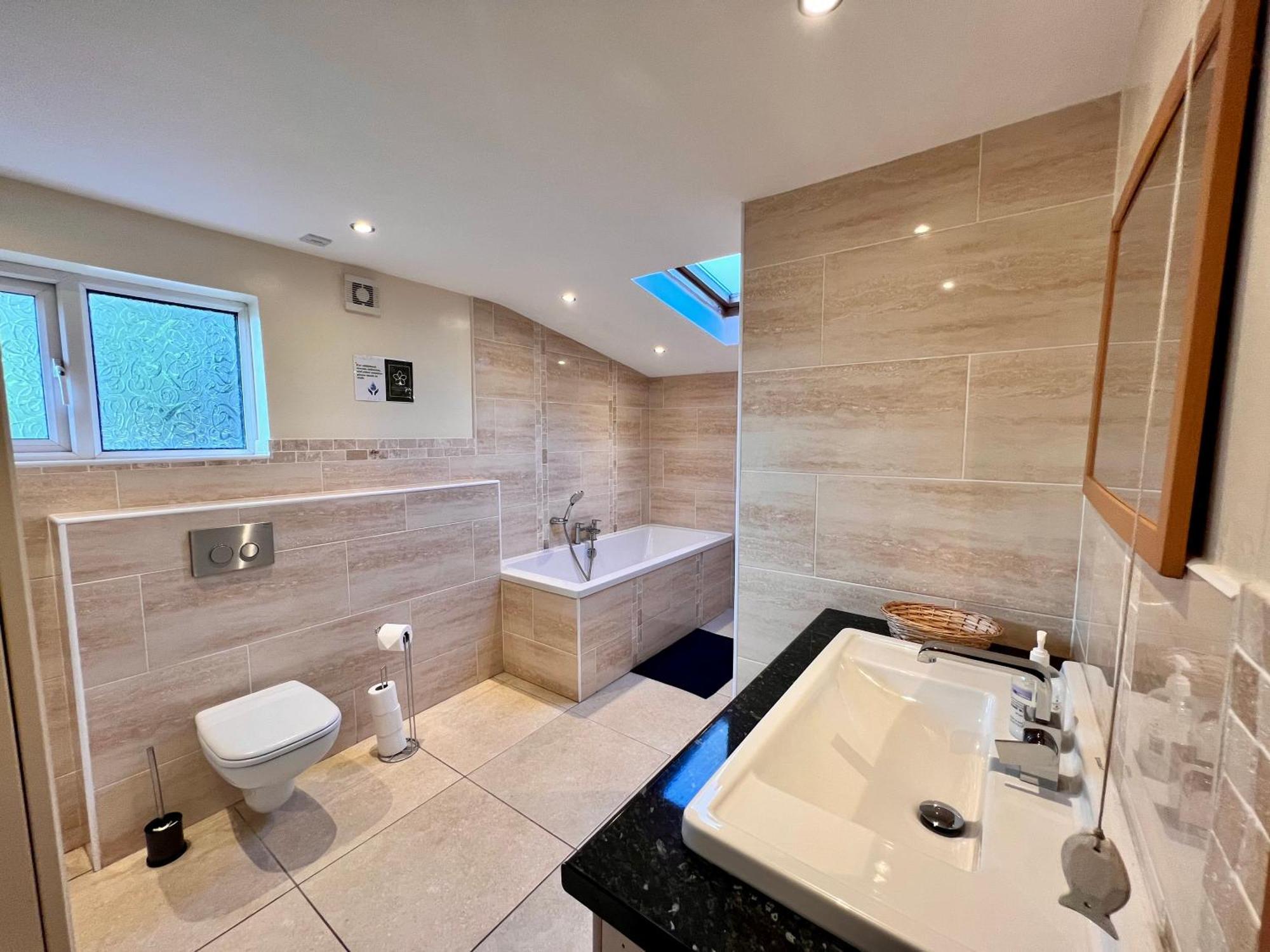 Deluxe Double Room Bath