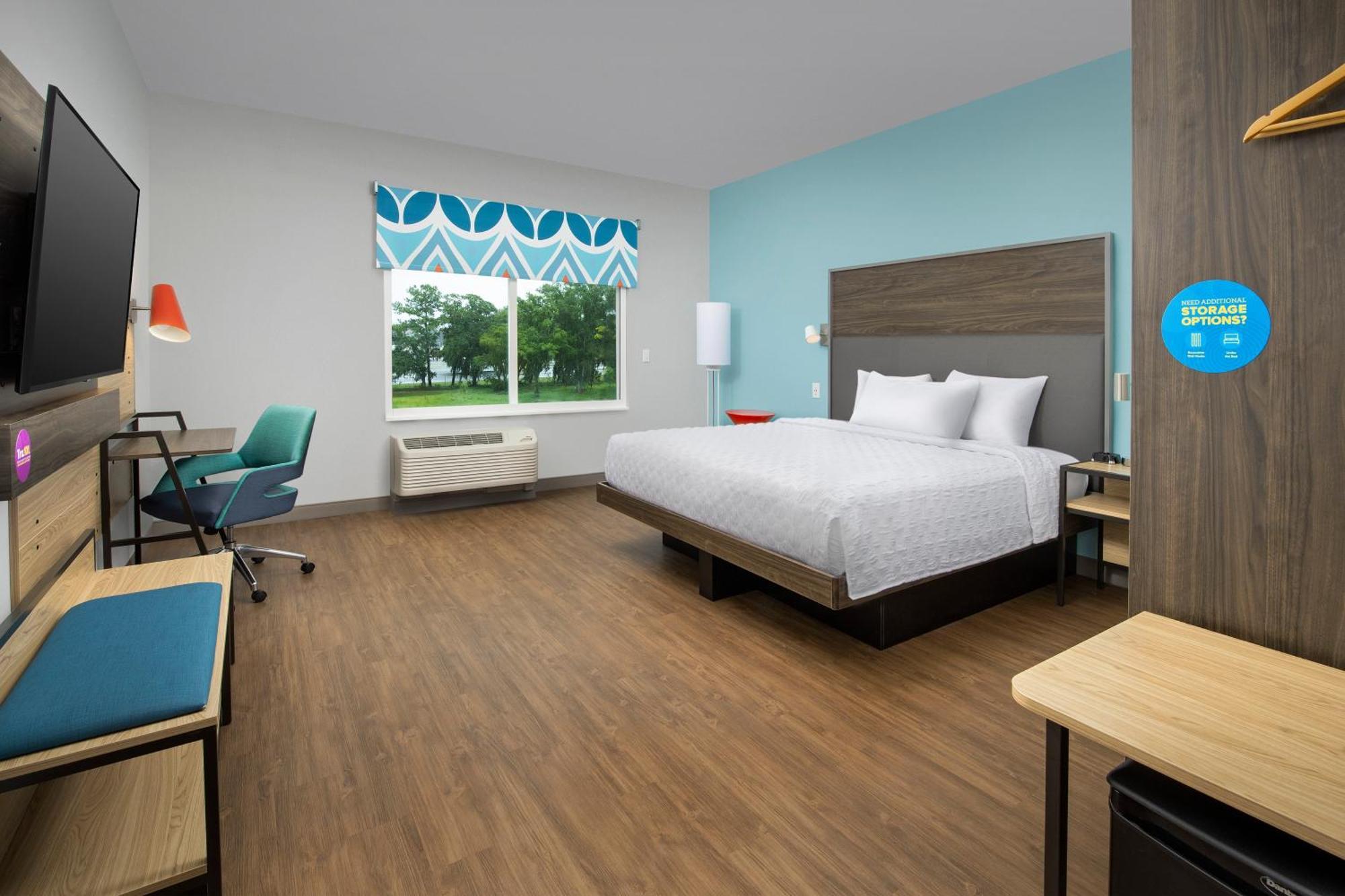 King Room with Walk-In Shower