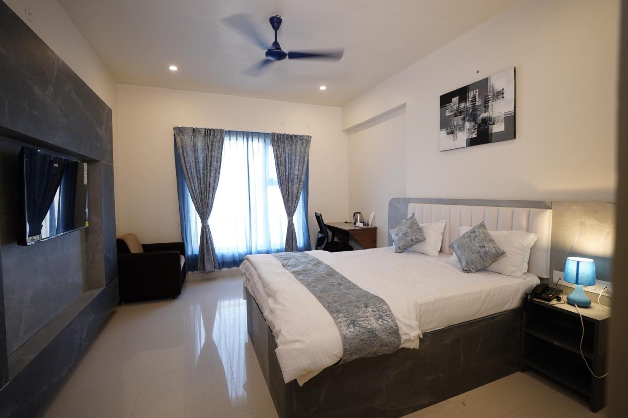Deluxe Family Room