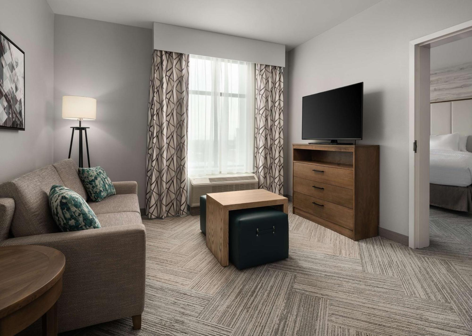 One-Bedroom Queen Suite Two Queen Beds Non-Smoking
