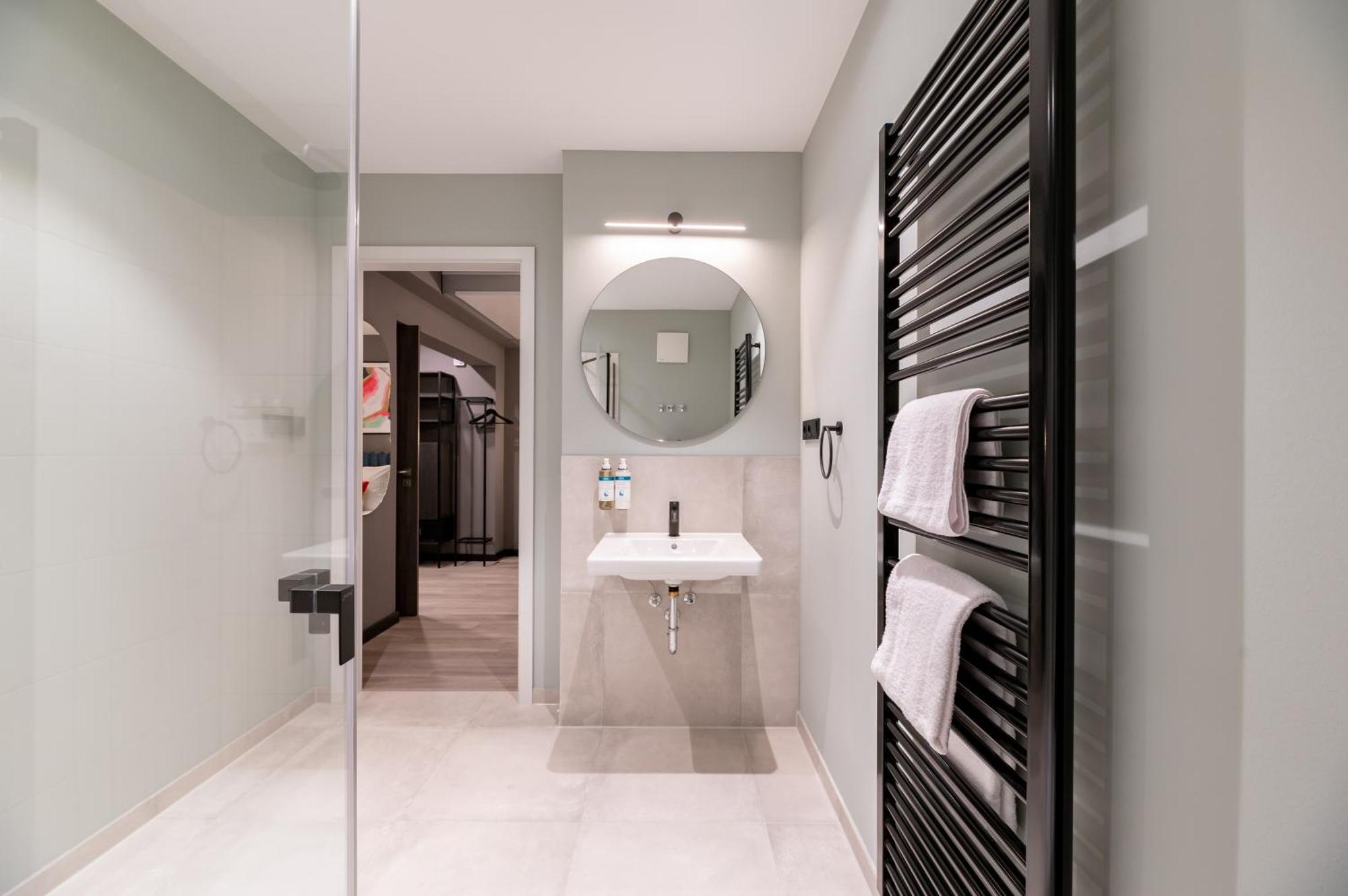 Large Studio Kitchenette