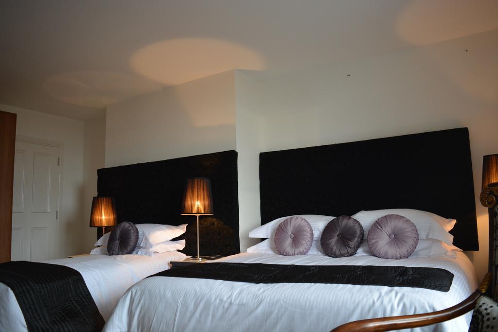 Deluxe Family Room,153925276:JPEG