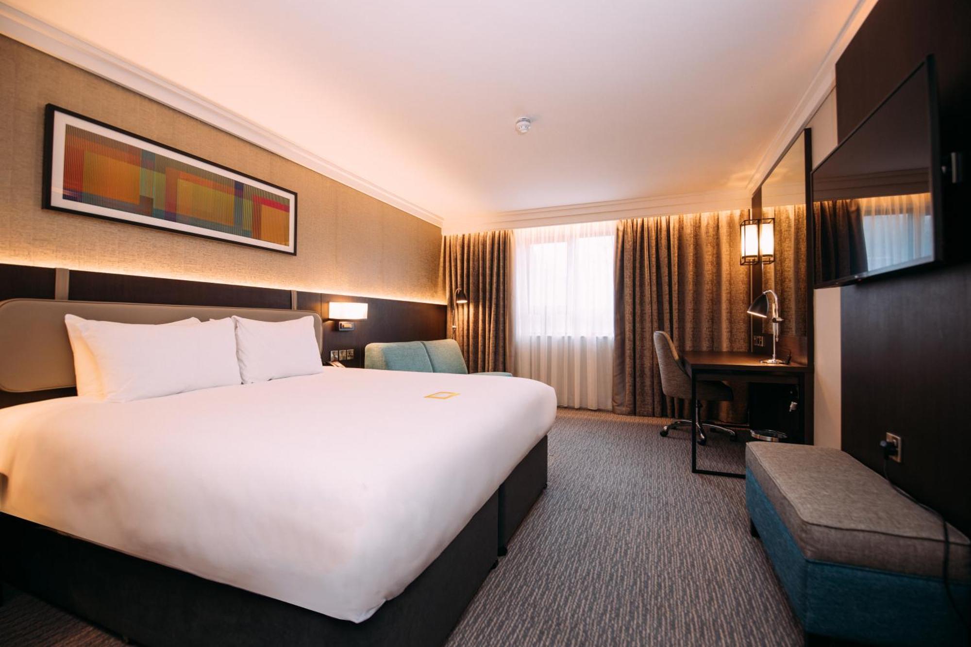 Standard King Room with Sofa Bed,1588036181:JPEG