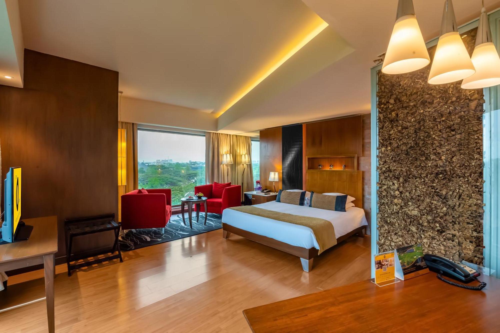 Suite Bathtub Complimentary 2 way Airport Transfer on Food & Soft Beverages on Laundry Services