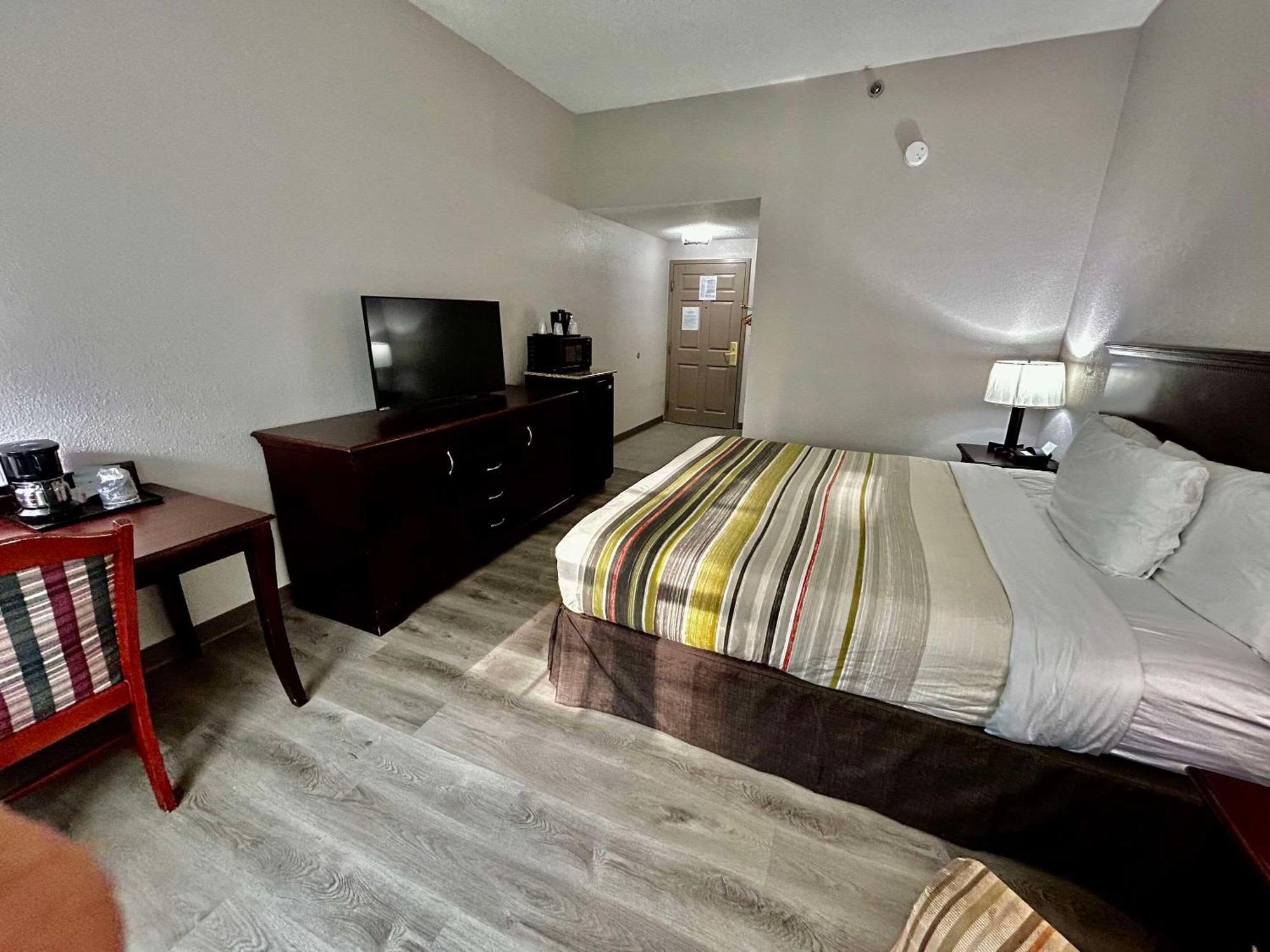 King Room - Disability Access/Non-Smoking