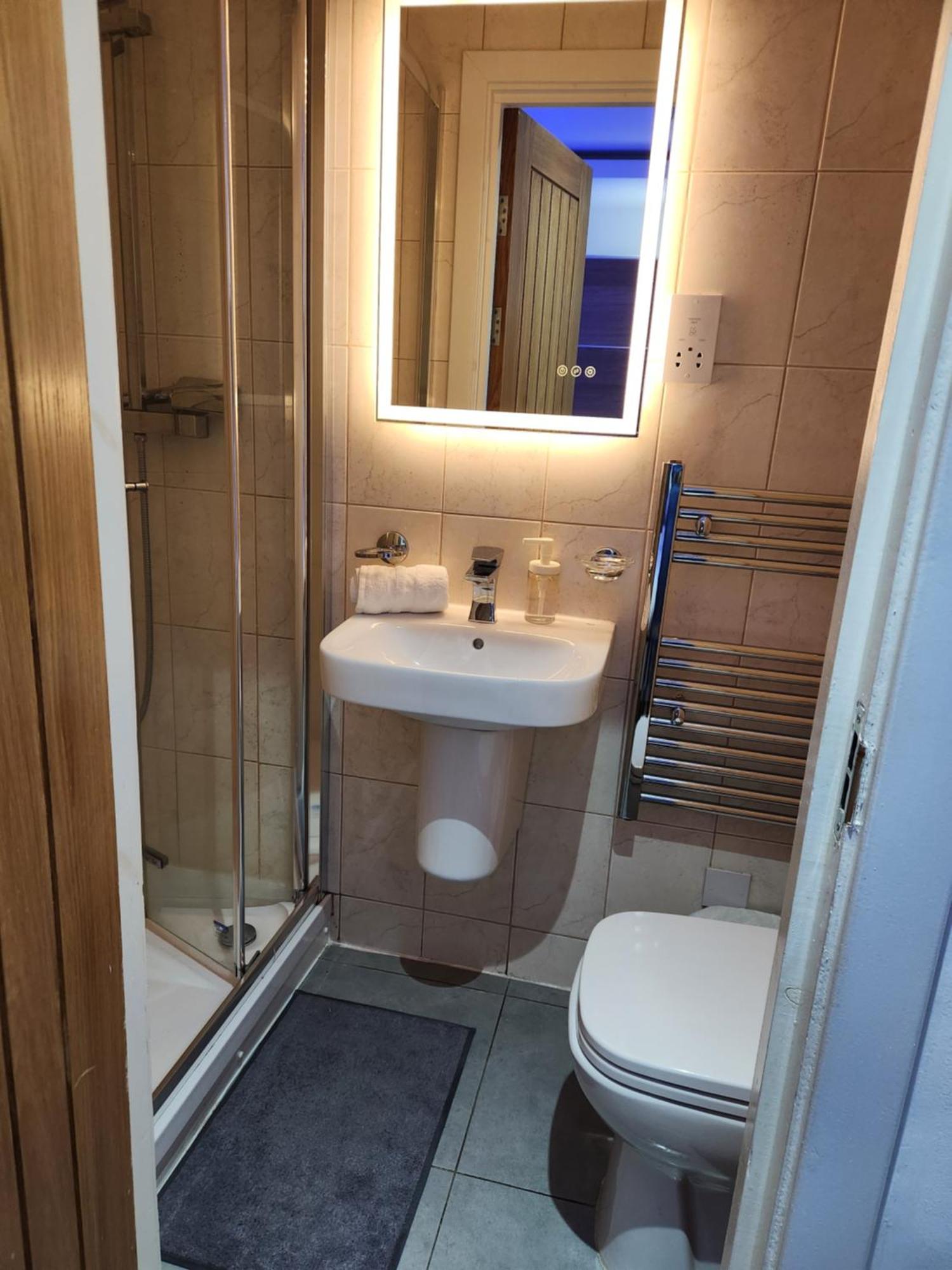 Double Room Private Bathroom