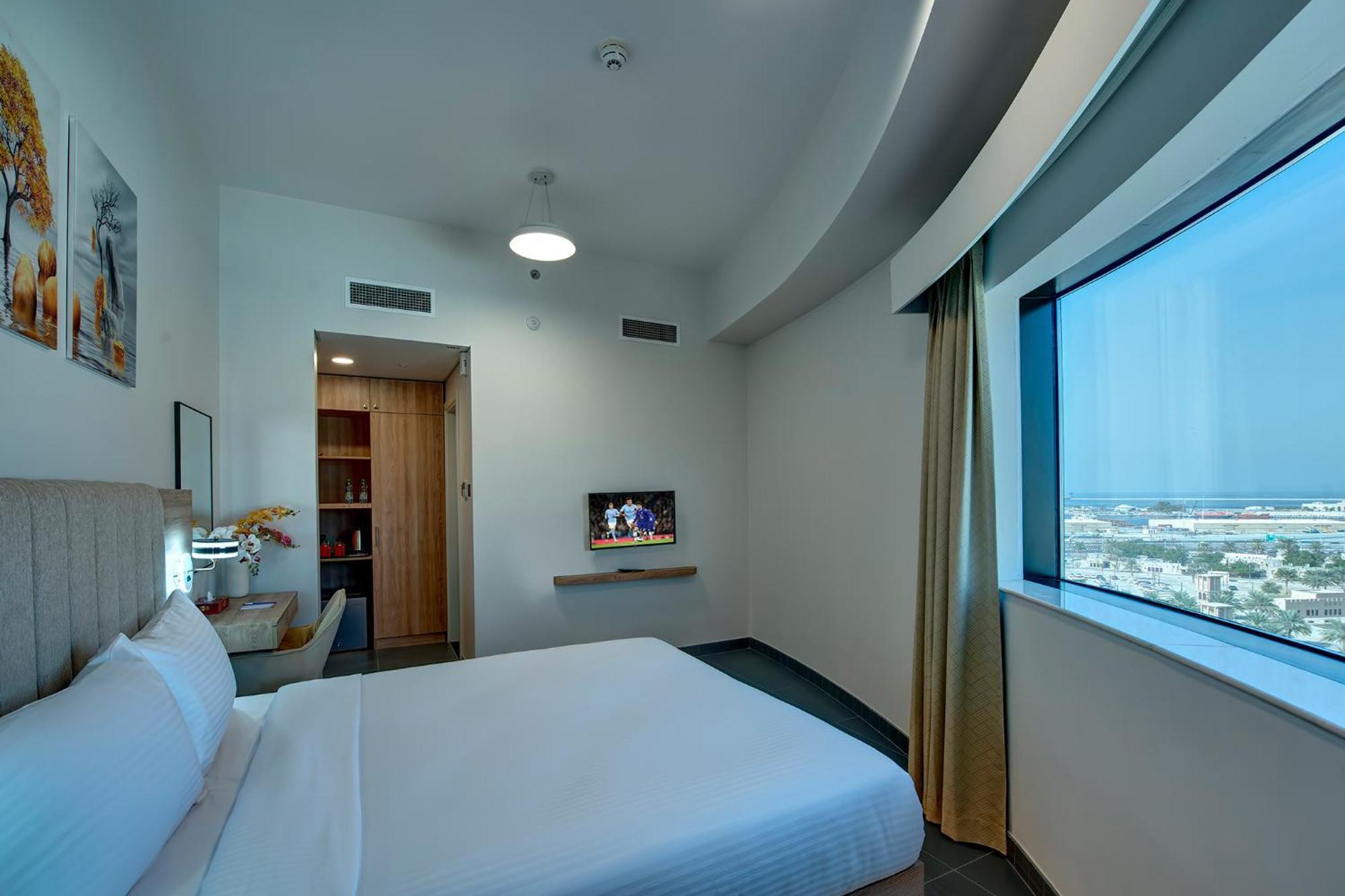 Deluxe Waterfront Room