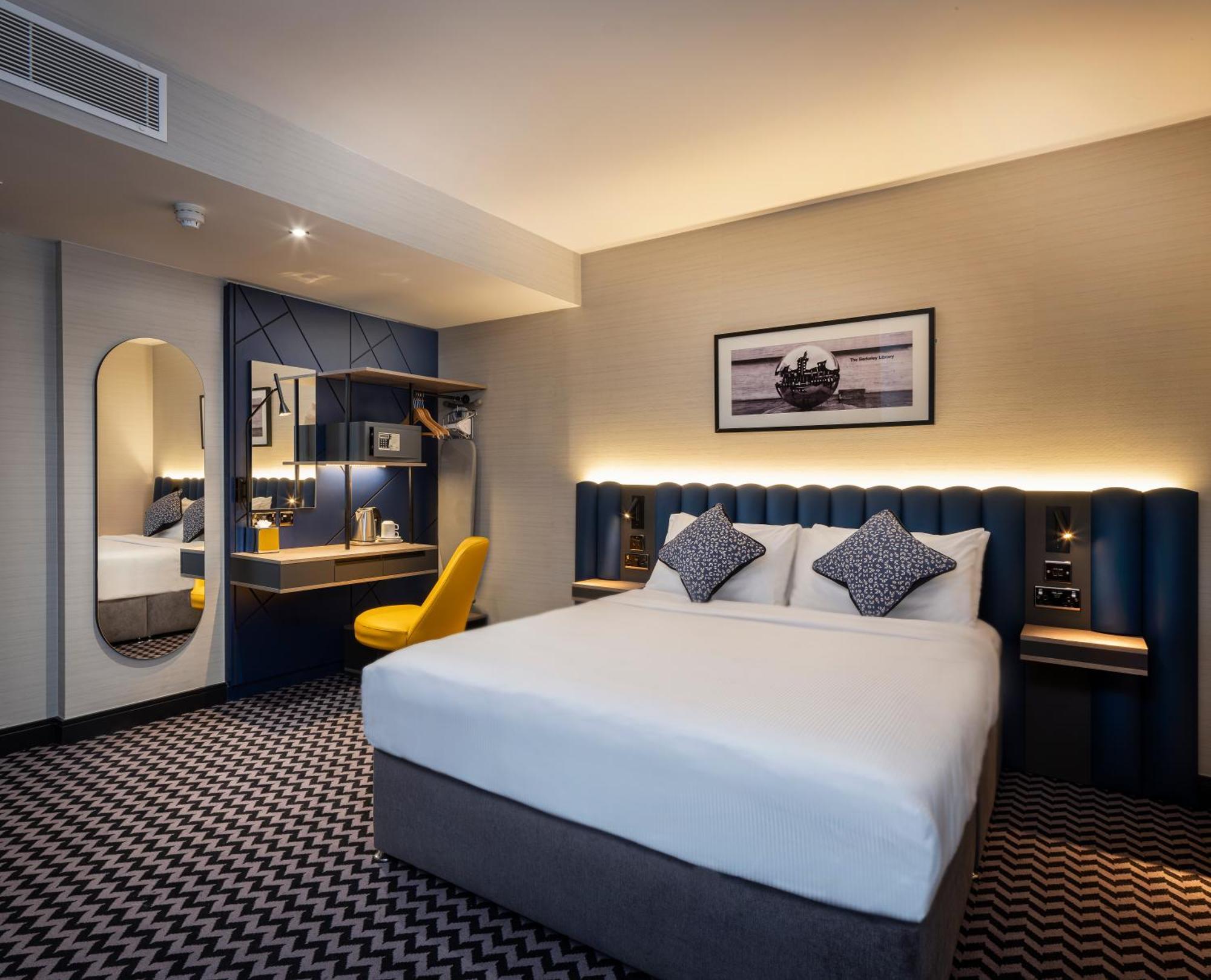 Double Room,1527701578:JPEG
