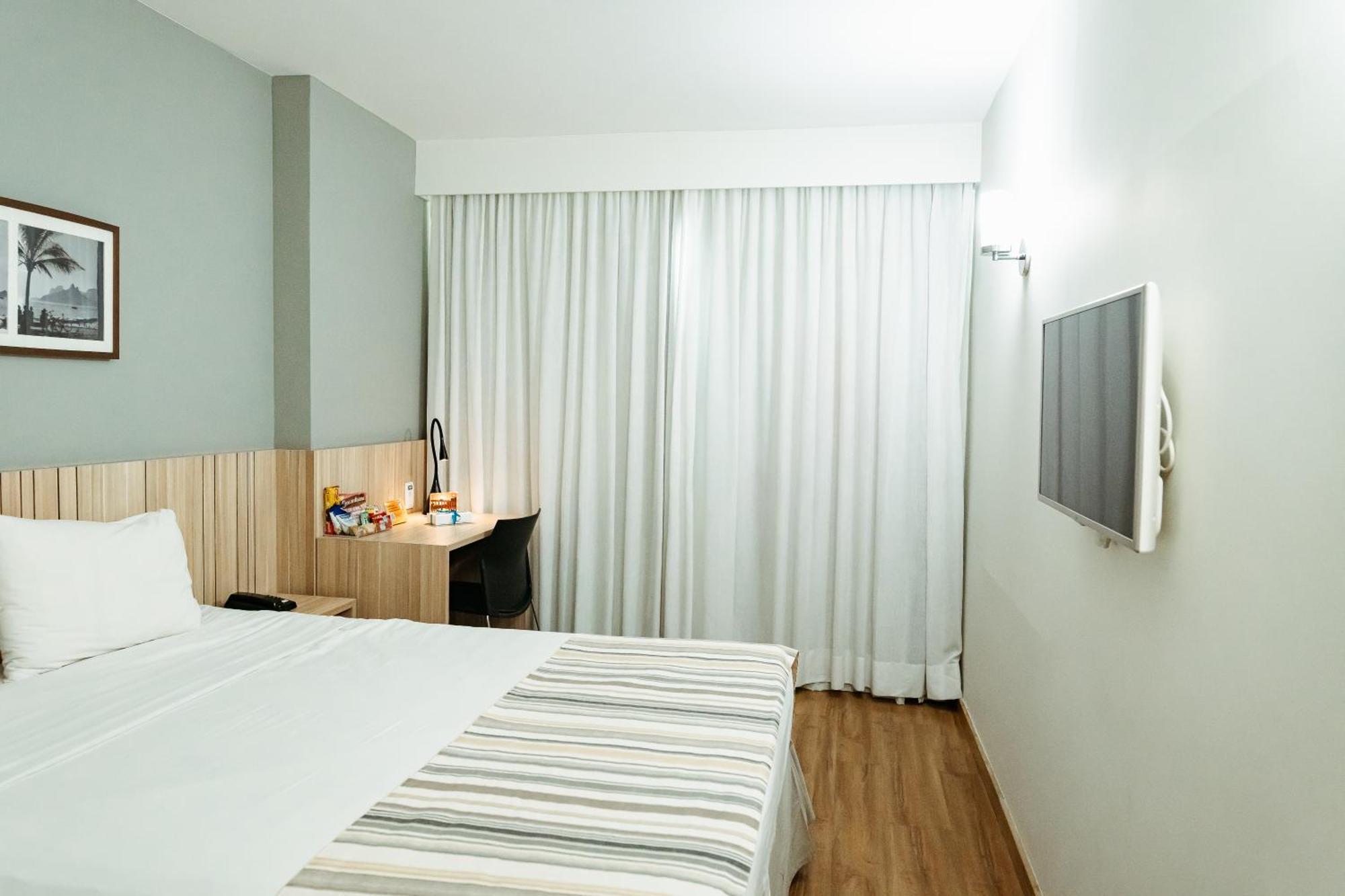 Standard Queen Room