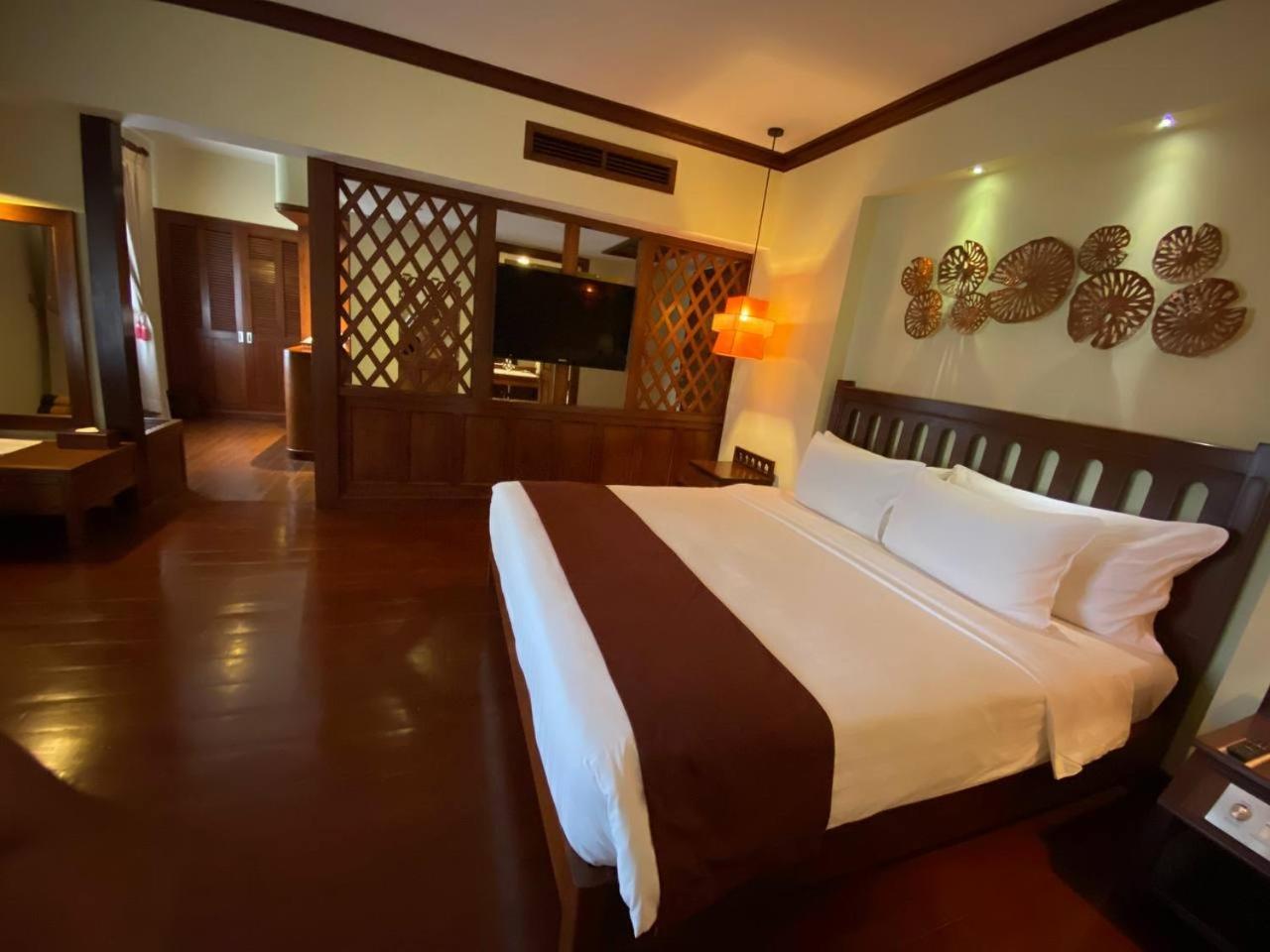 Sakura Double or Twin Room 1way Shuttle to City Center