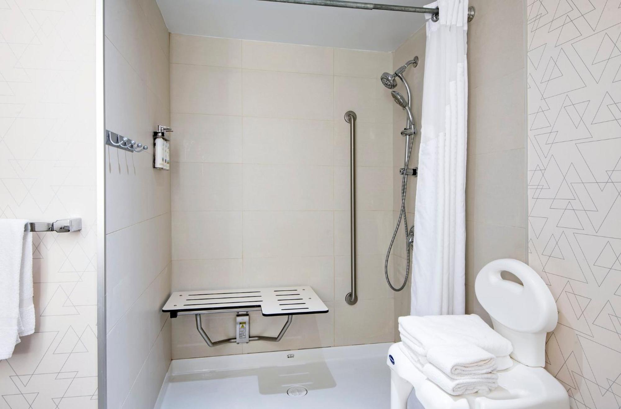 King Room - Disability Access Roll in Shower