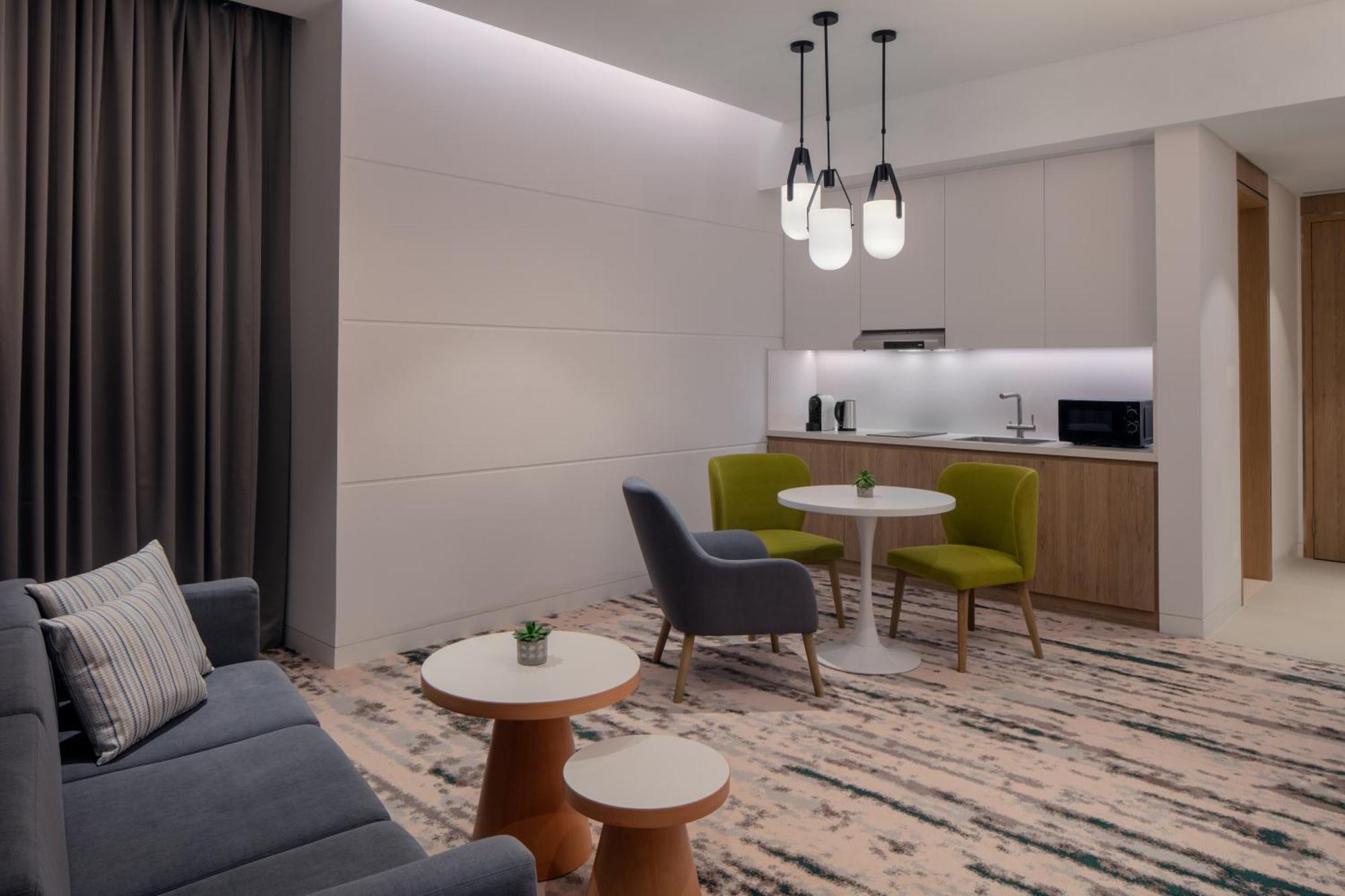 One-Bedroom Suite Kitchenette Burj Khalifa View