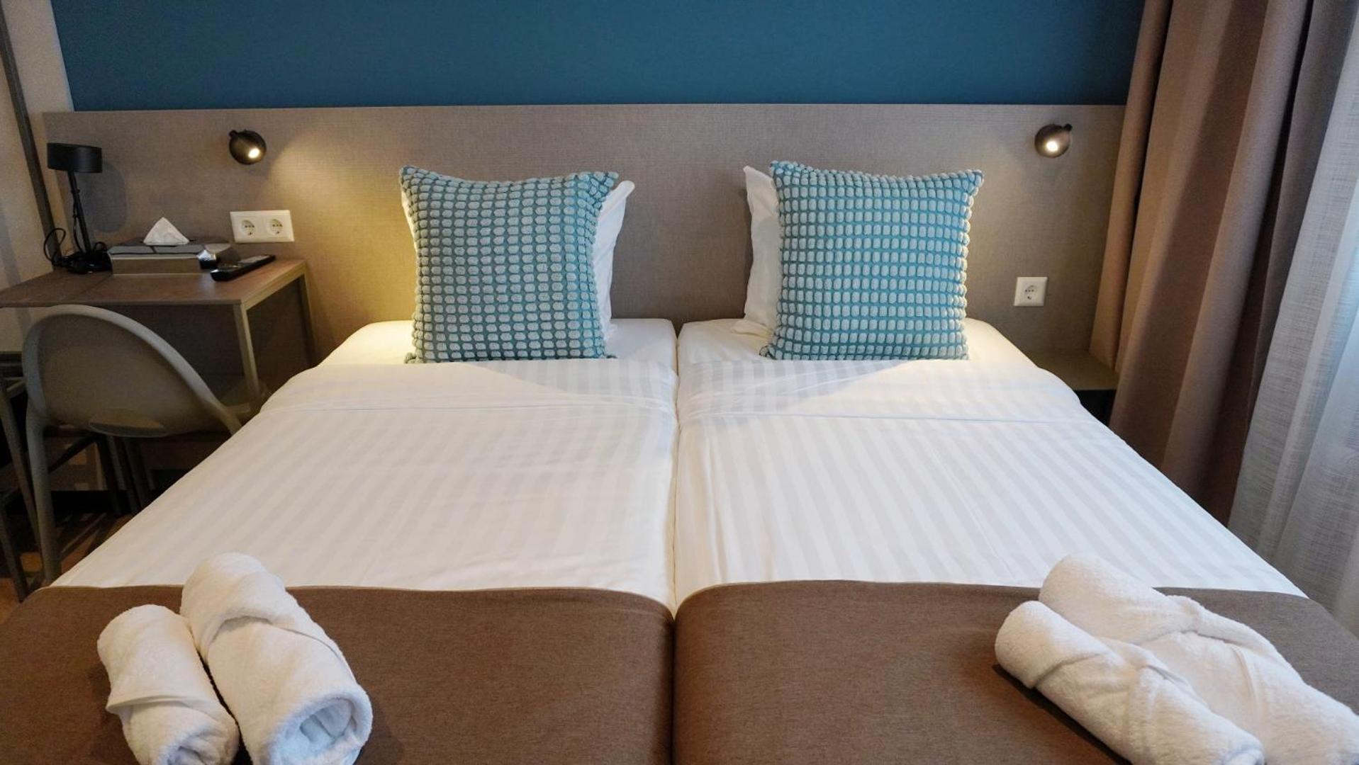 Large Twin Room