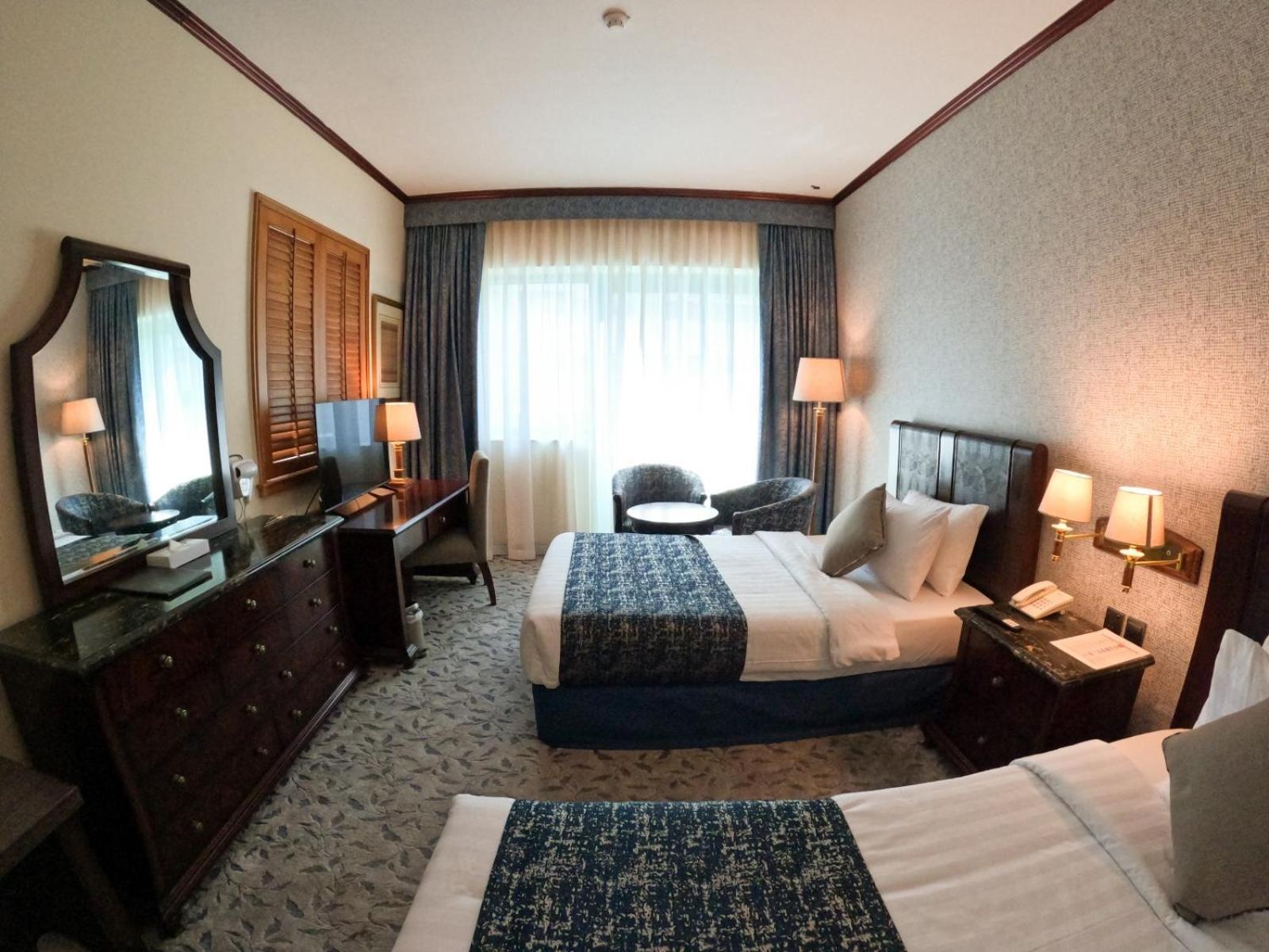 Deluxe Double or Twin Room on F&B