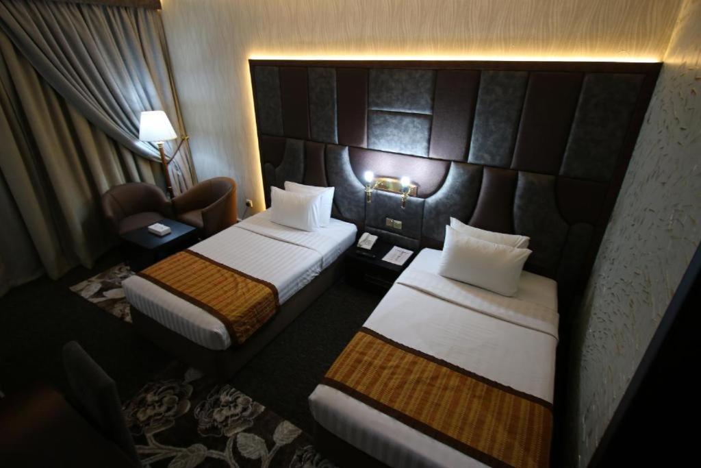 Deluxe Double or Twin Room on F&B