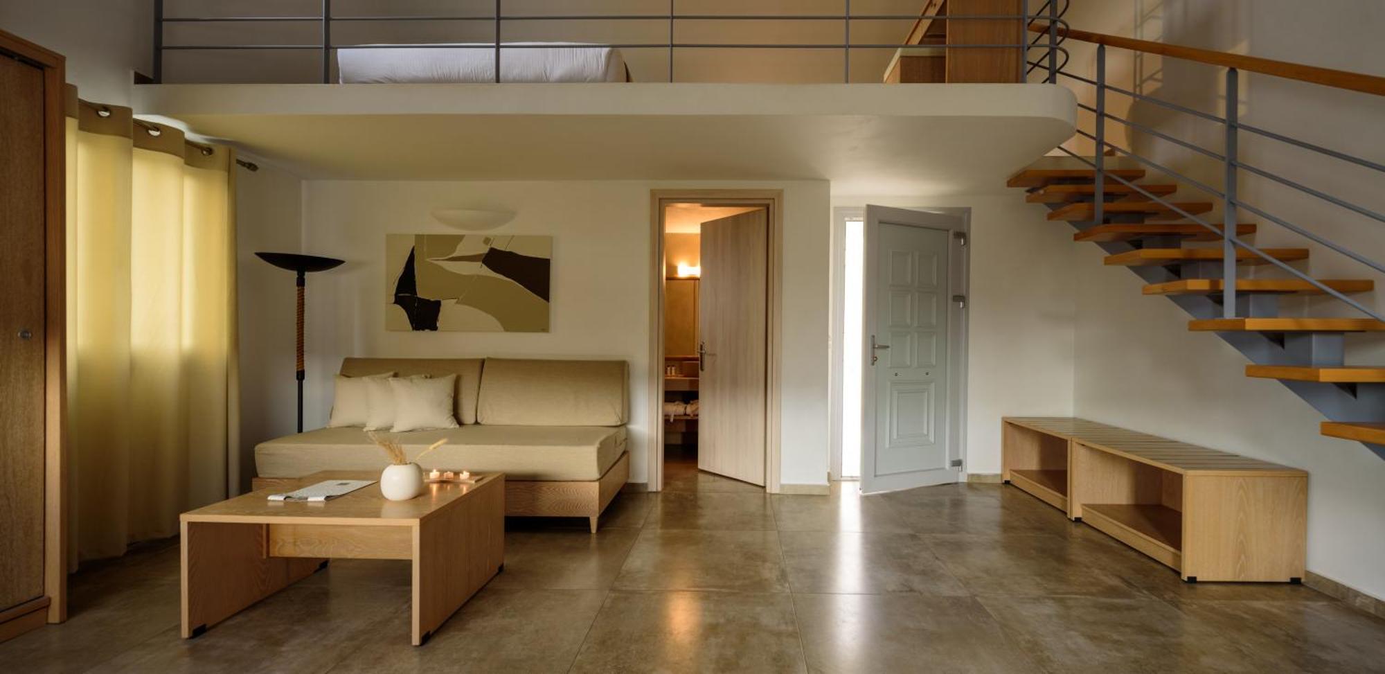 Loft Suite Outdoor Hot Tub