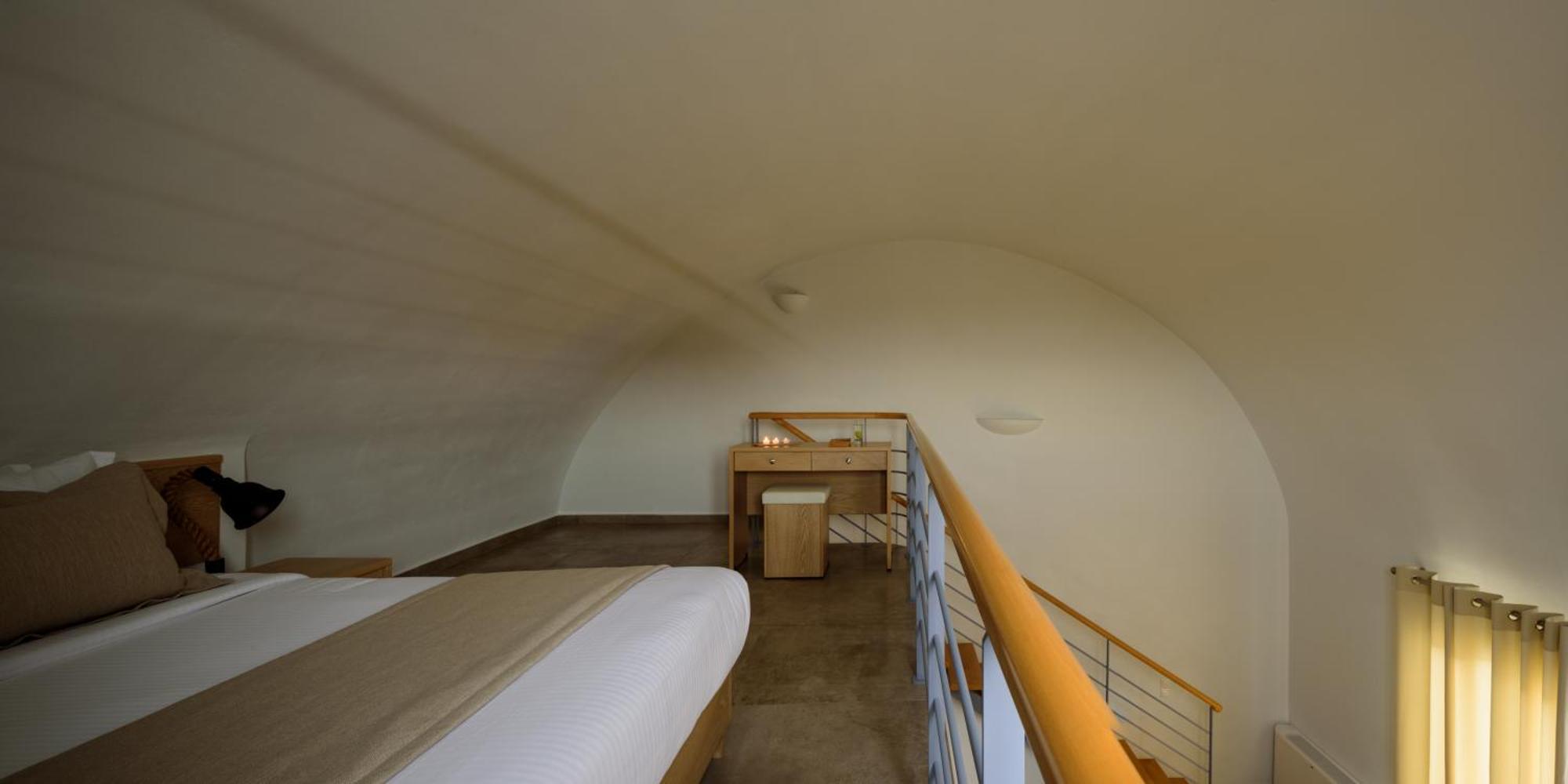 Loft Suite Outdoor Hot Tub